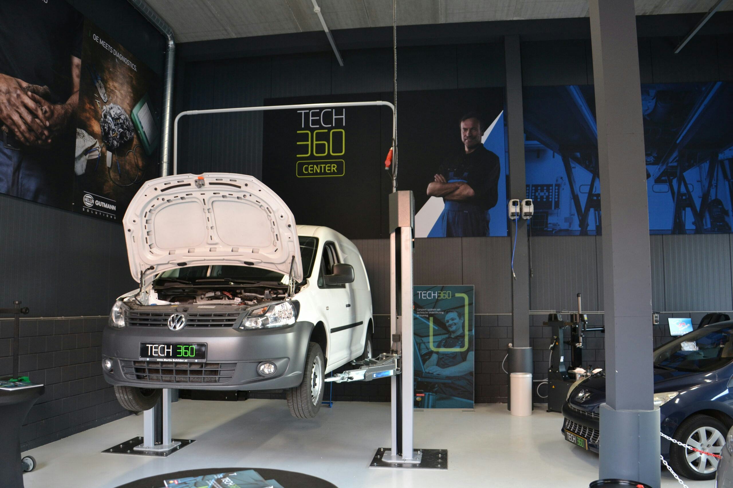 PartsPoint Aalsmeer biedt plek aan een gloednieuwe, royaal uitgeruste werkplaats waar technici Tech360-trainingen kunnen volgen. - Foto: Hugo Claver