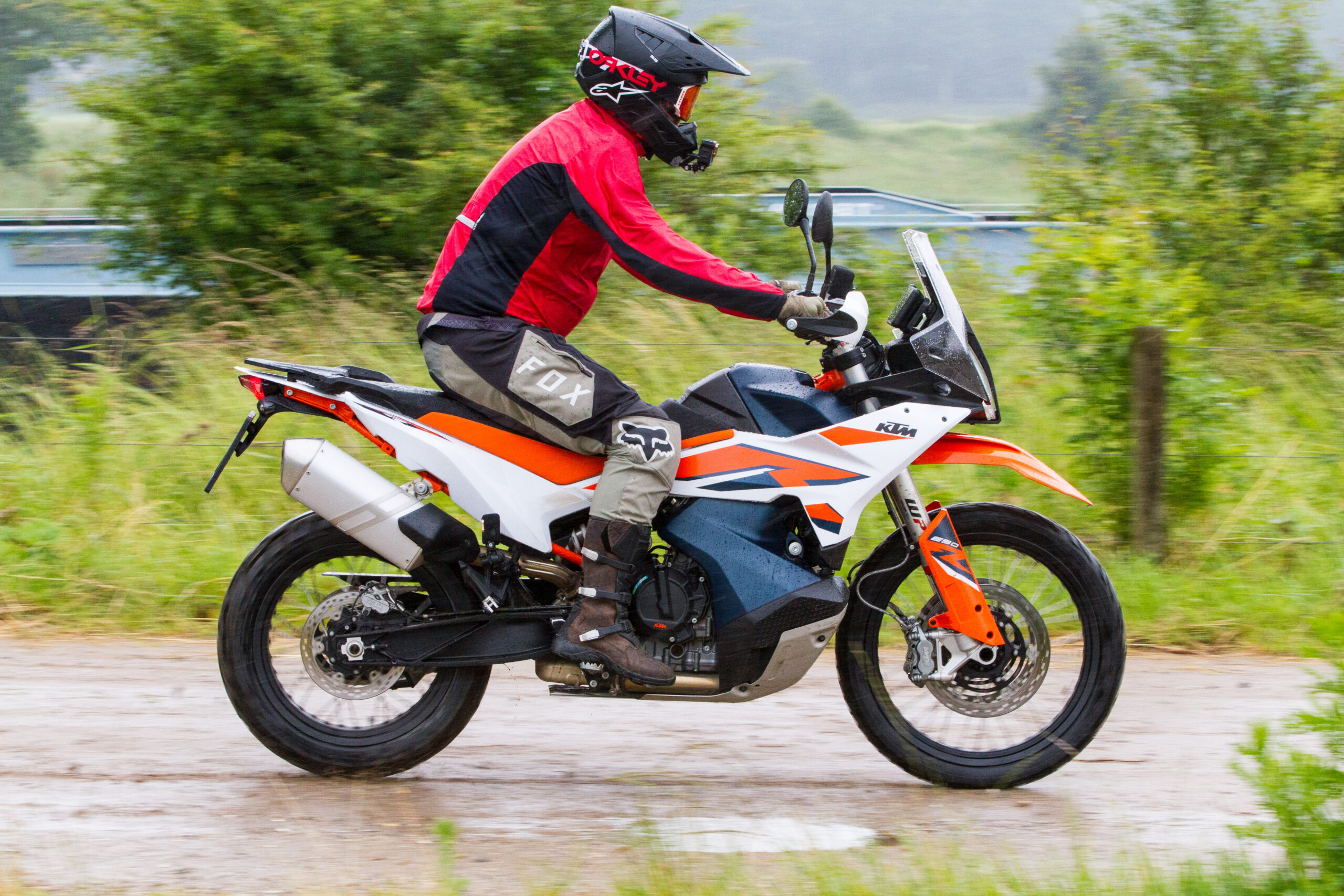 Hoe goed werken de assistentiesystemen van KTM? AMT nam de proef op de som. - Foto's: Peter Aansorgh 