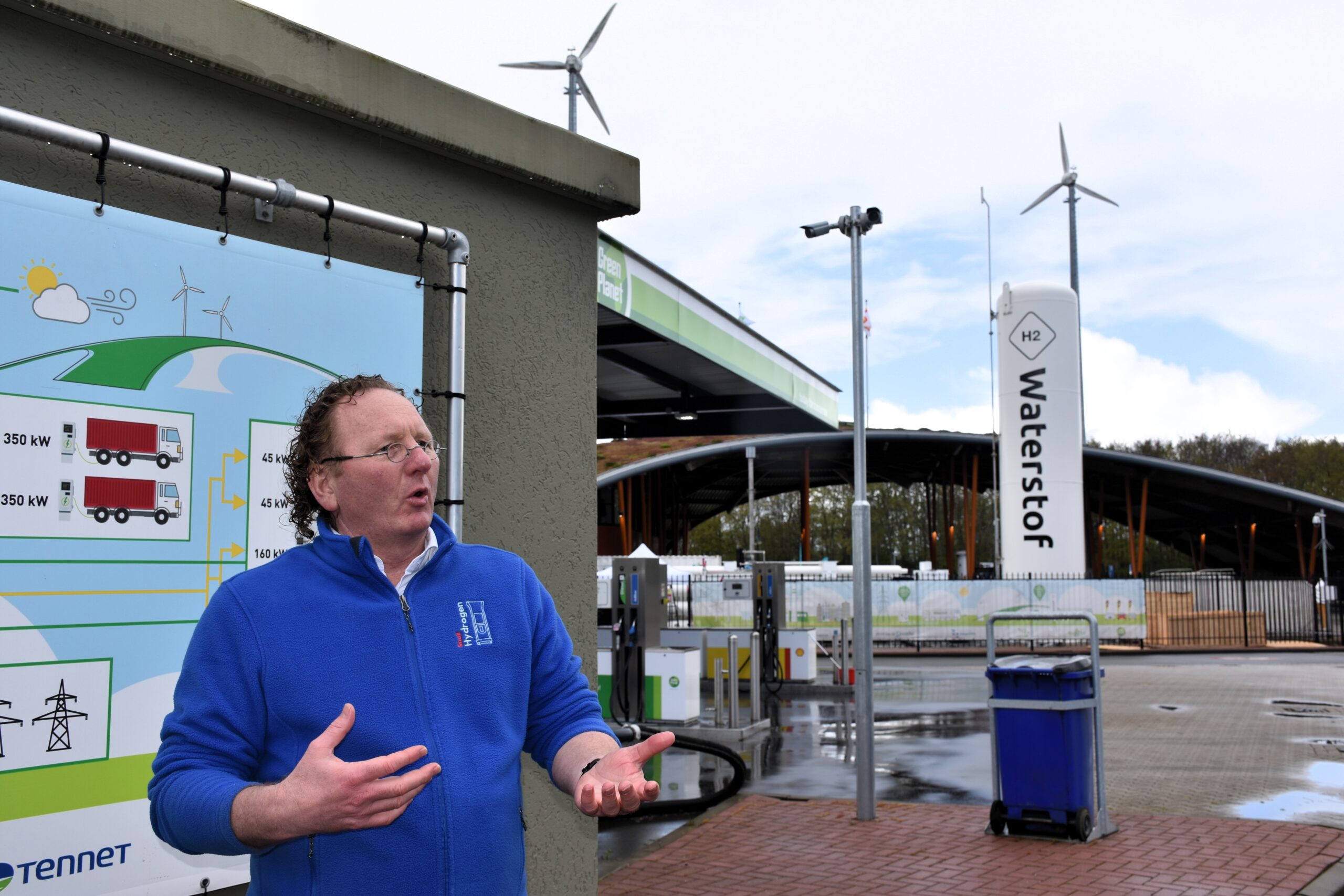 Ondernemer Edward Doorten ging van dorpsgarage met tankstation naar integraal energiestation.
