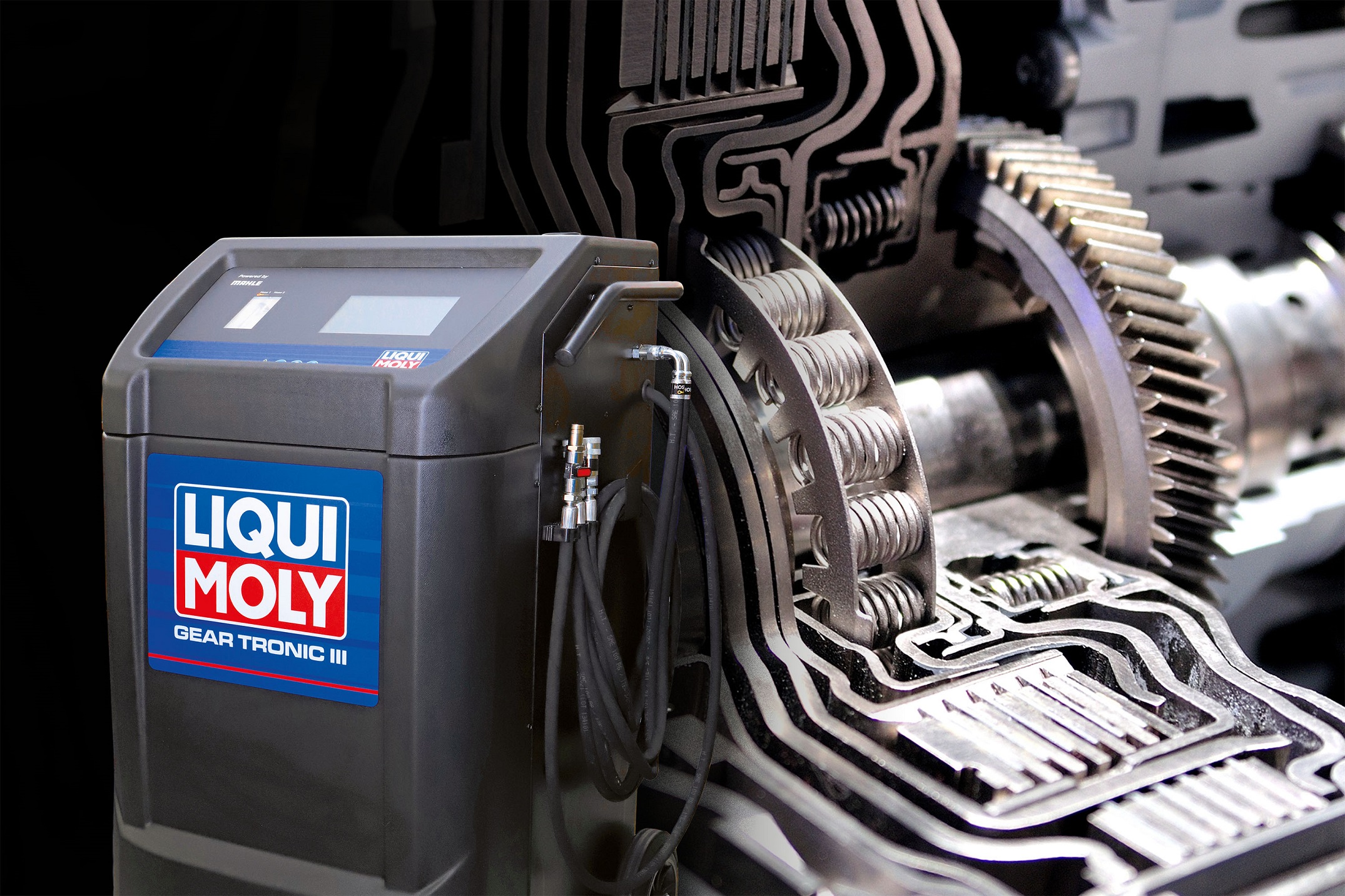 De volautomatische Gear Tronic III van LIQUI MOLY is een ideale klantenbinder. Je voorkomt er typische automaatklachten mee en lost er problemen mee op.