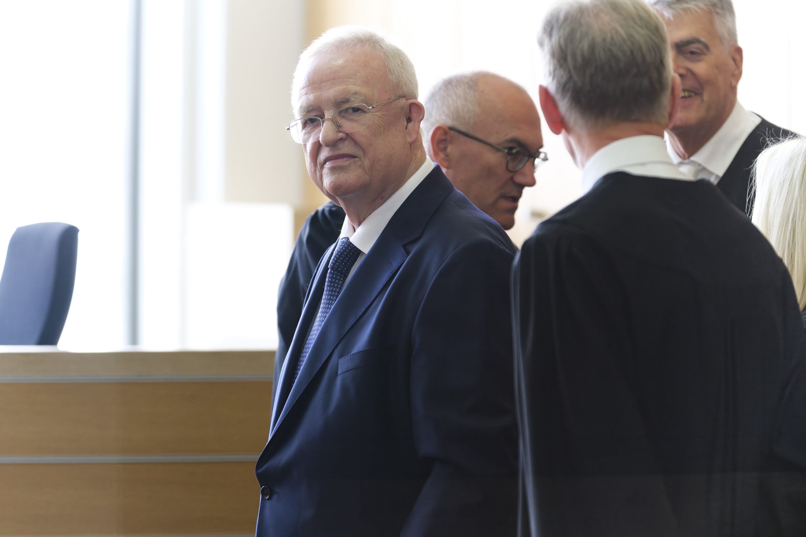 Voormalige VW-CEO Martin Winterkorn in de rechtbank van Braunschweig. - Foto:   EPA/Marcus Prell