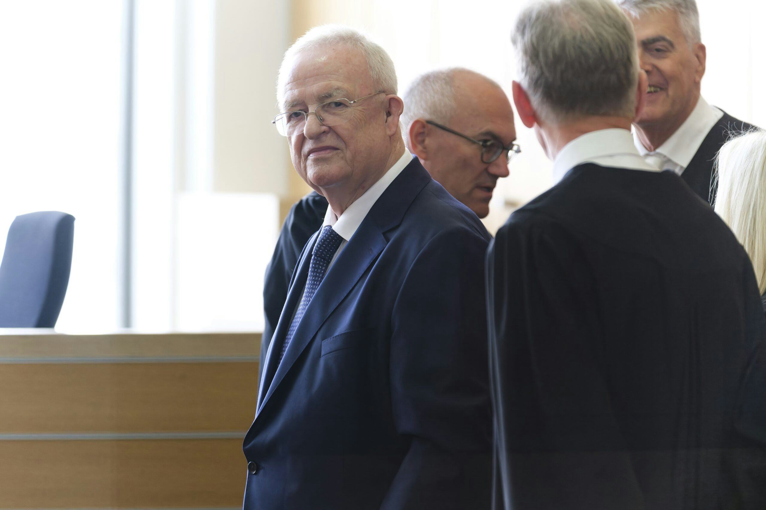 Voormalige VW-CEO Martin Winterkorn in de rechtbank van Braunschweig. - Foto:   EPA/Marcus Prell