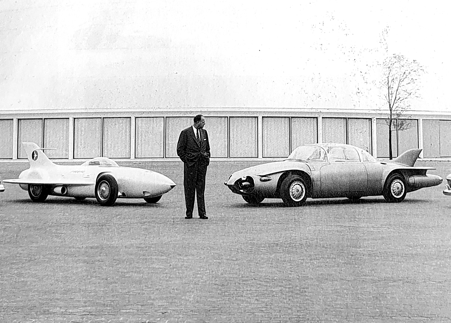 Harley Earl bij General Motors Firebird I (1953) en II (1956).