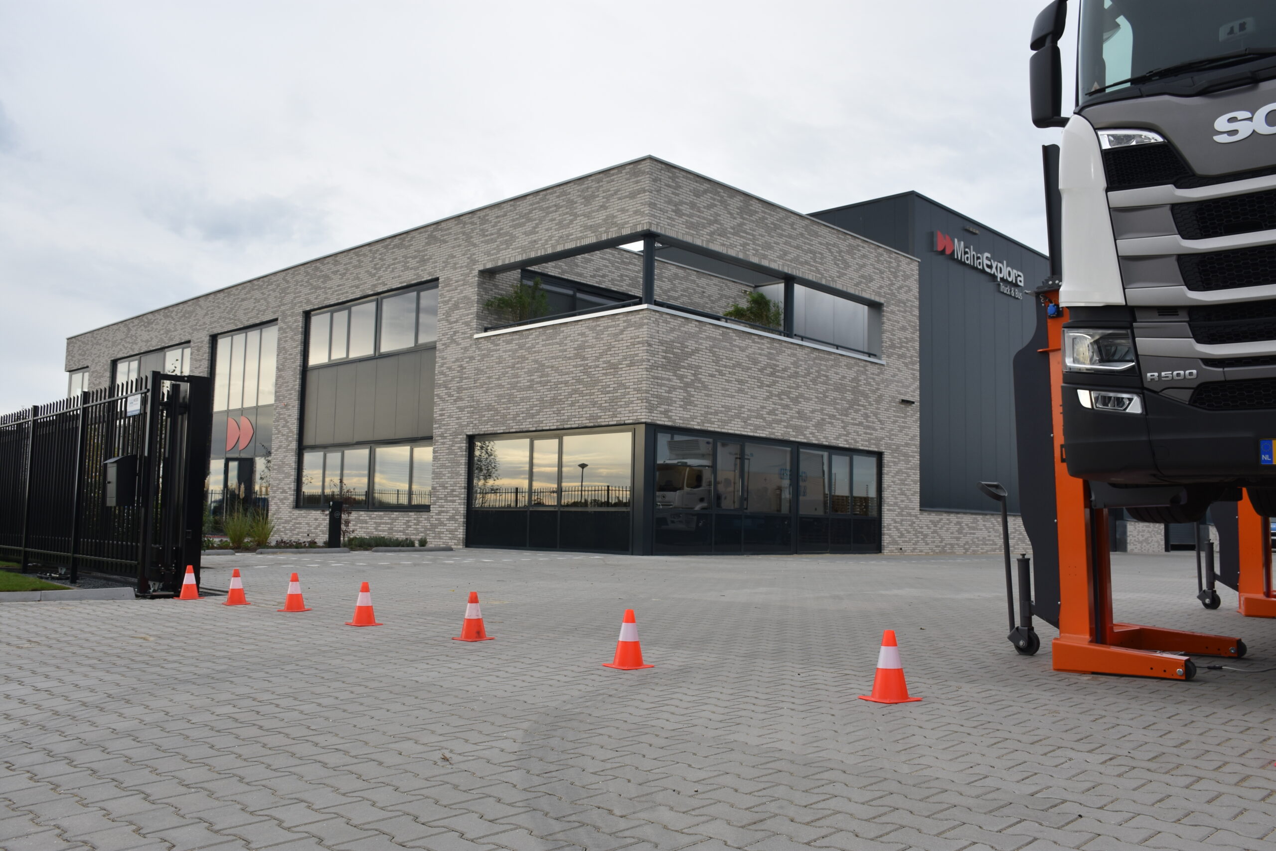 MahaExplora Truck & Bus groeide uit zijn jasje in Gorinchem en bouwde nieuw in buurgemeente Vuren. Even binnenkijken.