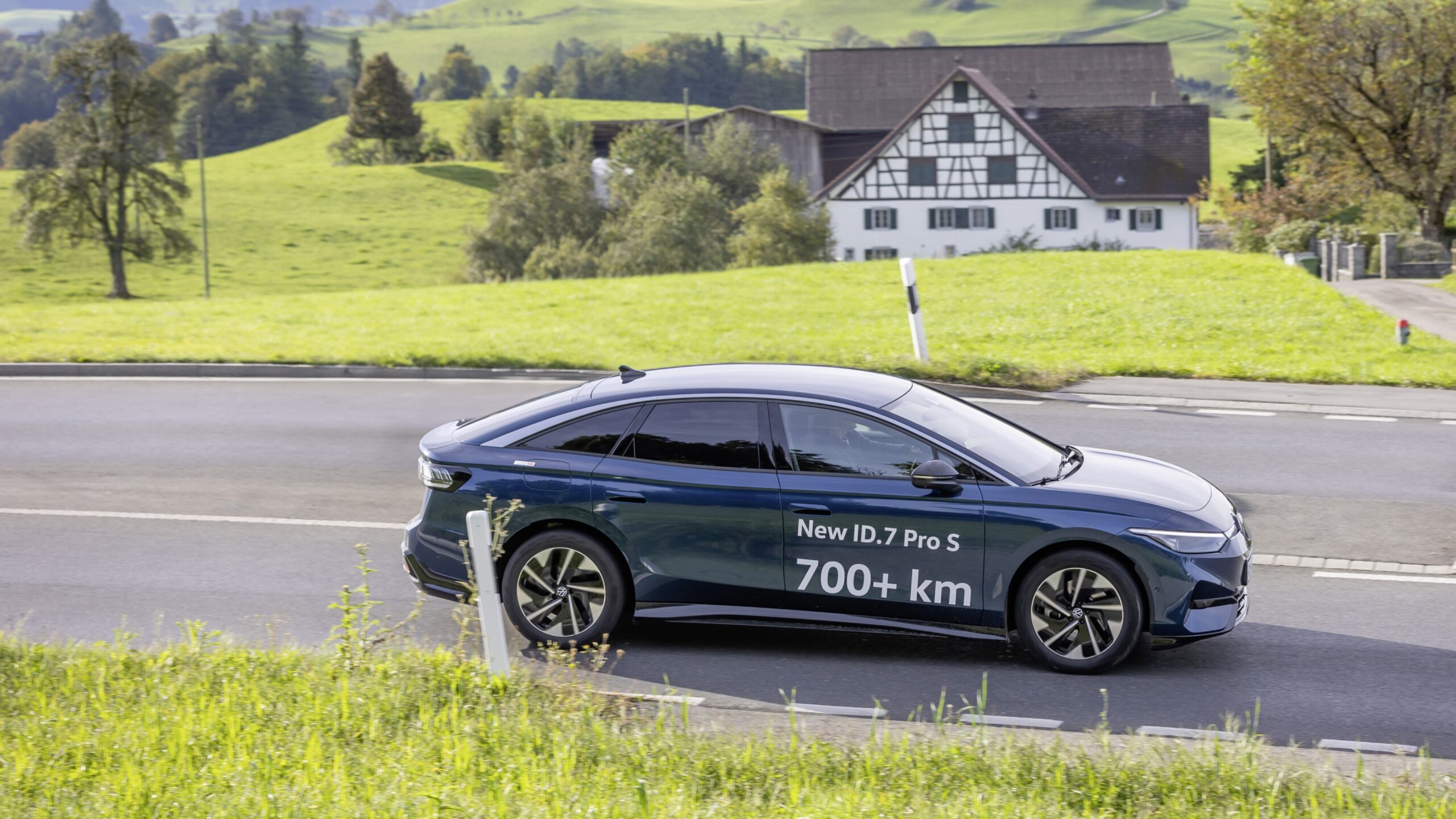 De Volkswagen ID.7 Pro S en Tourer Pro S vertrouwen op de bekende 210 kW/286 sterke elektromotor in combinatie met het nieuwe 86 kWh accupakket. - Foto: VW
