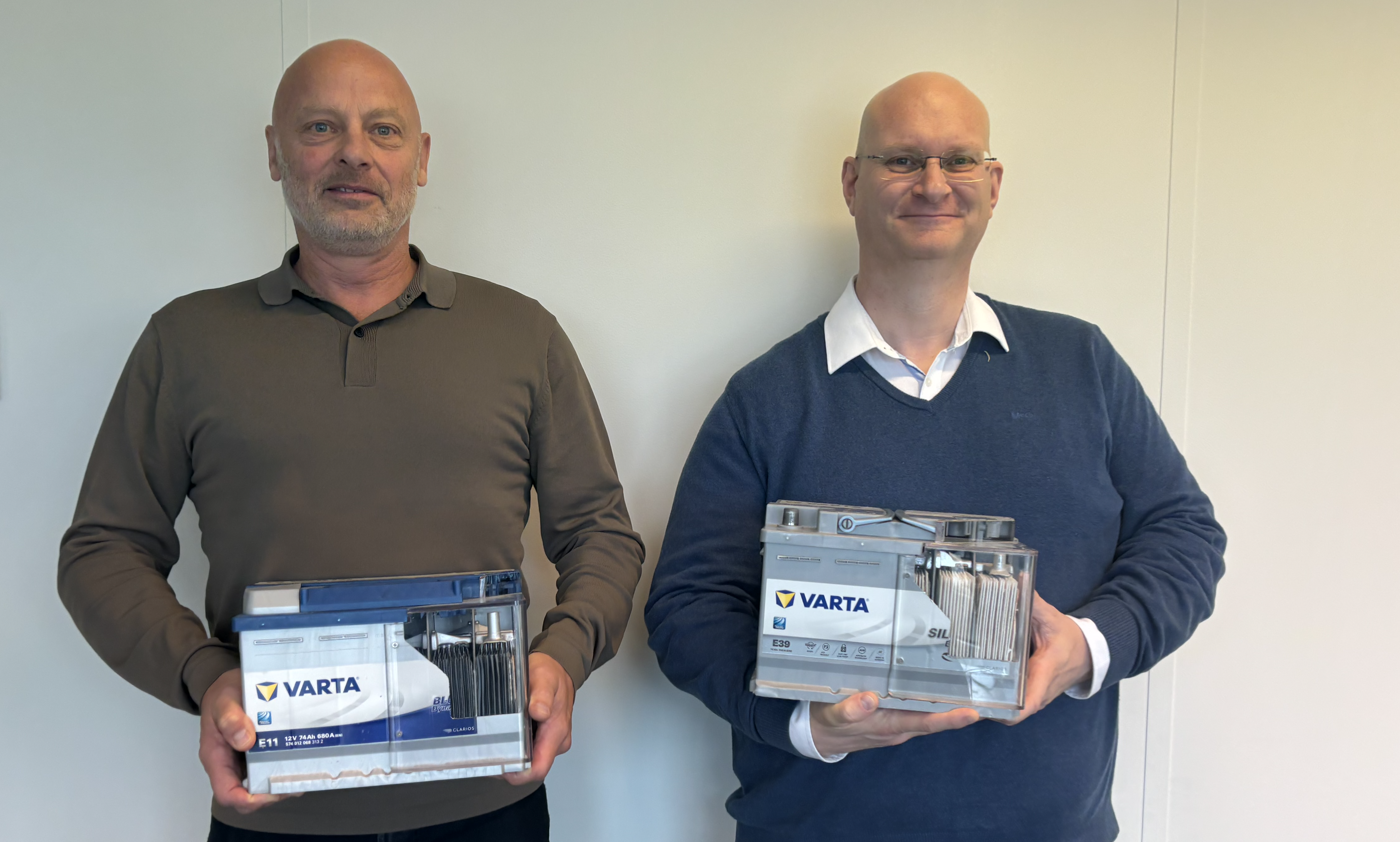 Rick Neeleman (links) en Alex Stamos. - Foto: VARTA Automotive