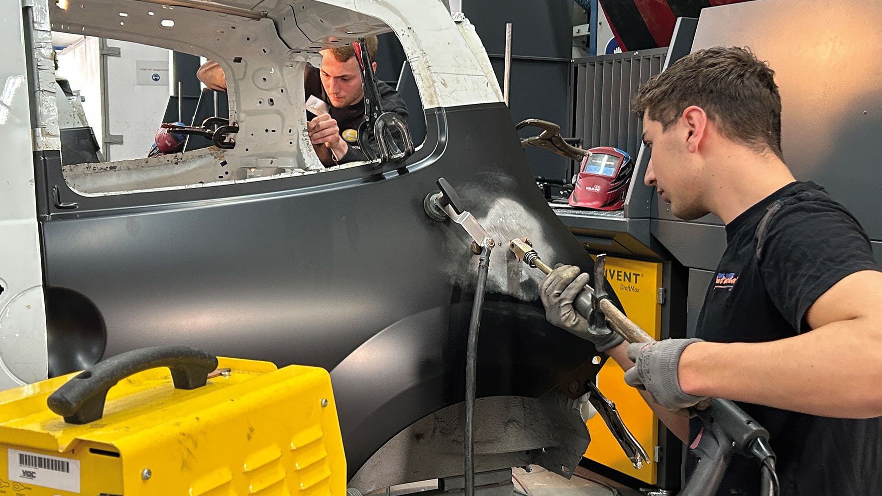 BBL-studenten van in auto-, truck-, schadeherstel- en tweewieleropleidingen kunnen bij Innovam deelnemen aan regionale praktijktrainingen. Foto: Innovam