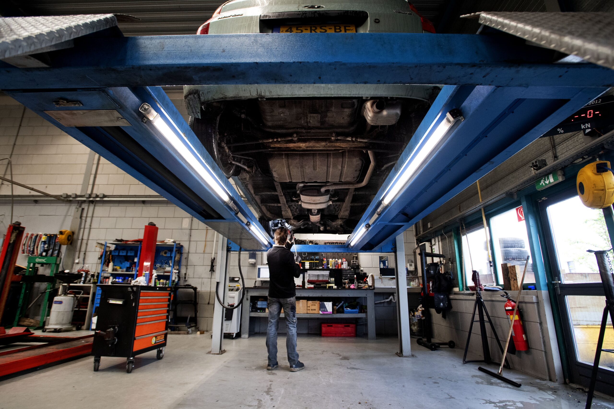 Op arbeidsuren alleen ziet Koskamp al een verbeterpotentieel van minimaal 15 procent bij autobedrijven. - Foto Olaf Kraak