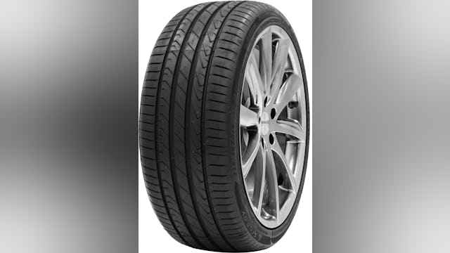 Sentury Qirin 990 is een zomerband met asymmetrisch ontwerp voor snelle respons en uitstekende stuurprestaties. Hij is verkrijgbaar in 15 tot en met 20 inch en heeft vier hoofdgroeven voor uitstekende waterafvoer.