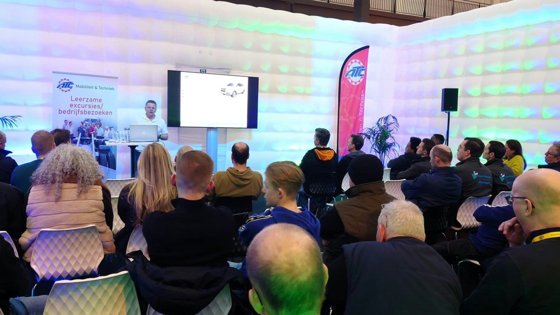 De ATC-dome op AutoProf is lekker vol gelopen. Wat is er leuker dan leren van diagnosespecialist Iwan Kennis?