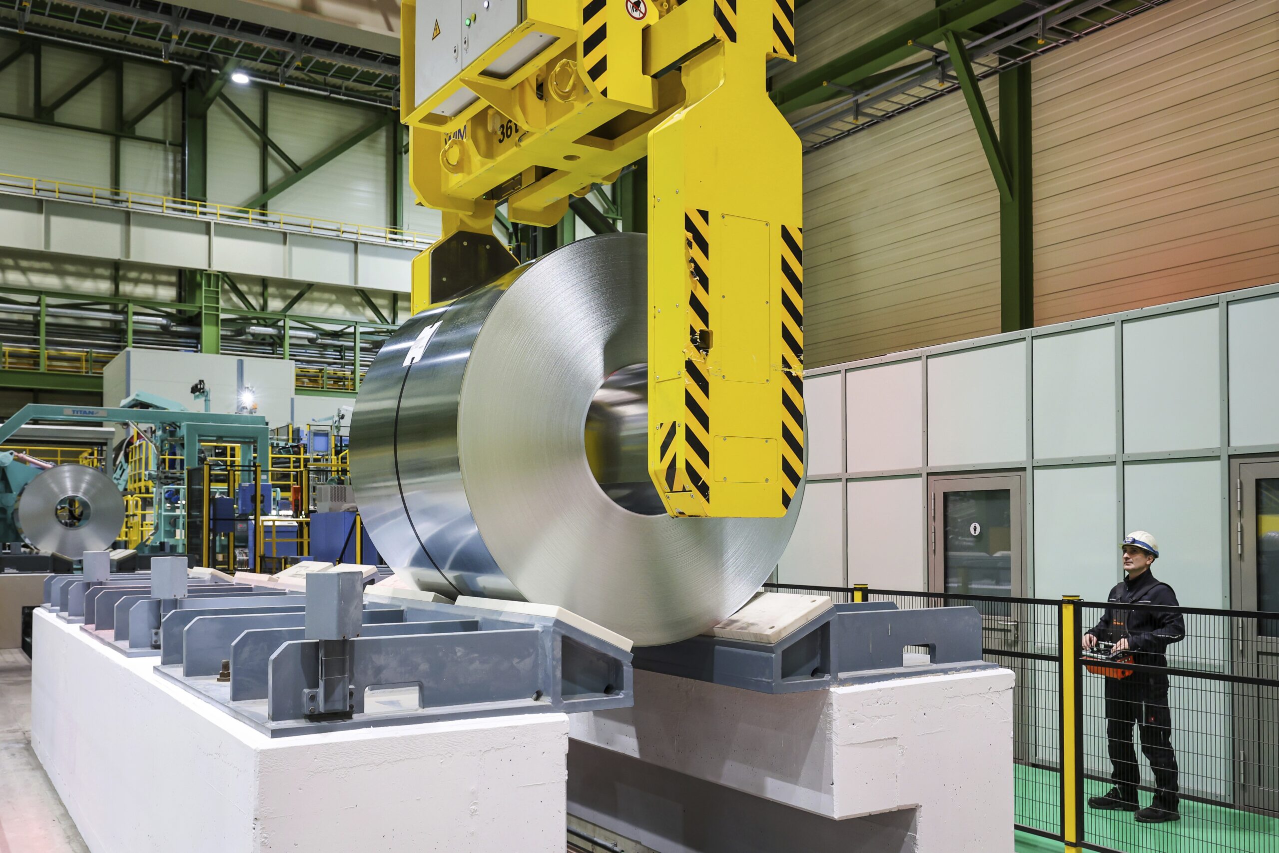 Galvaniseren van staal voor de auto-industrie in een fabriek van Thyssenkrupp in Dortmund. - Foto: ANP