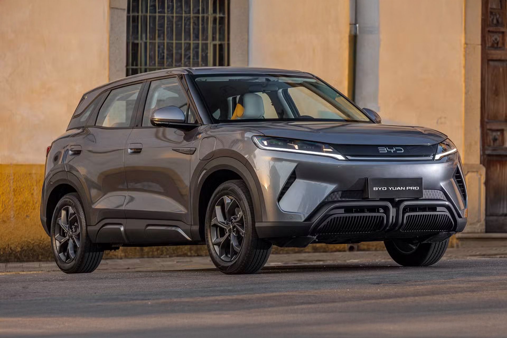 De eerste productlancering in Servië omvat een gevarieerd aanbod, te beginnen met de ATTO 2 SUV. Foto: BYD