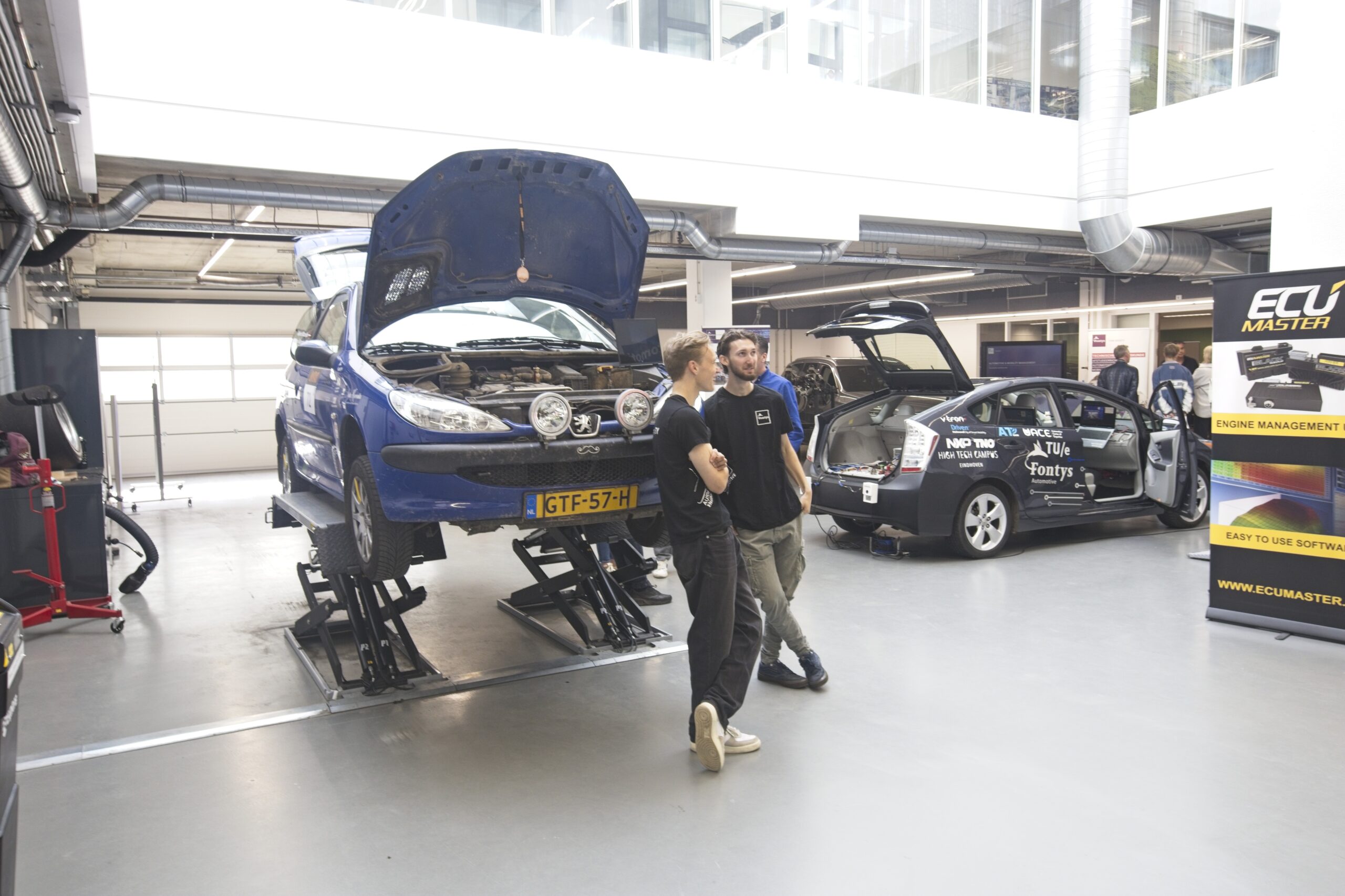 Fontys leidt studenten niet op tot monteur, maar tot engineer. - Foto; Peter Aansorgh