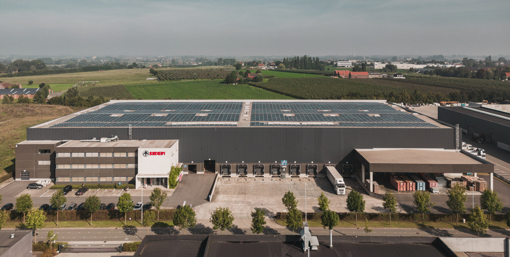 Het hoofdkantoor en distributiecentrum van familiebedrijf Sidem bevinden zich in Gullegem, België. 