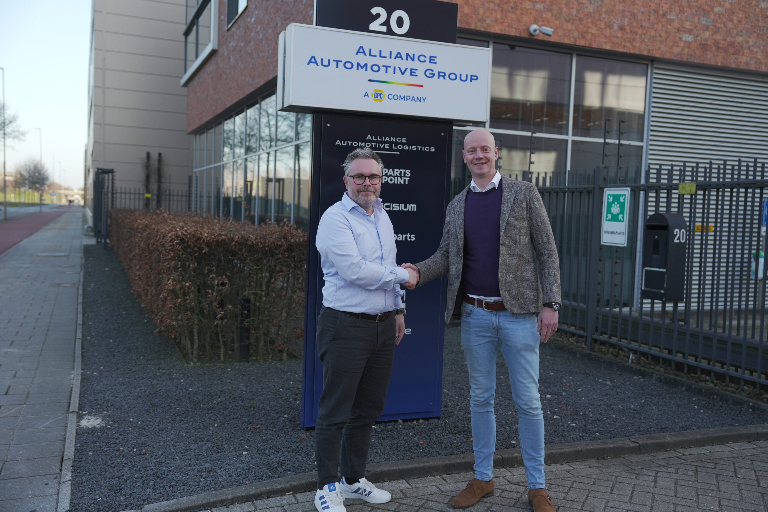 Ivar Camps (links), verantwoordelijk voor NexDrive in de Benelux is blij met deze samenwerking. 