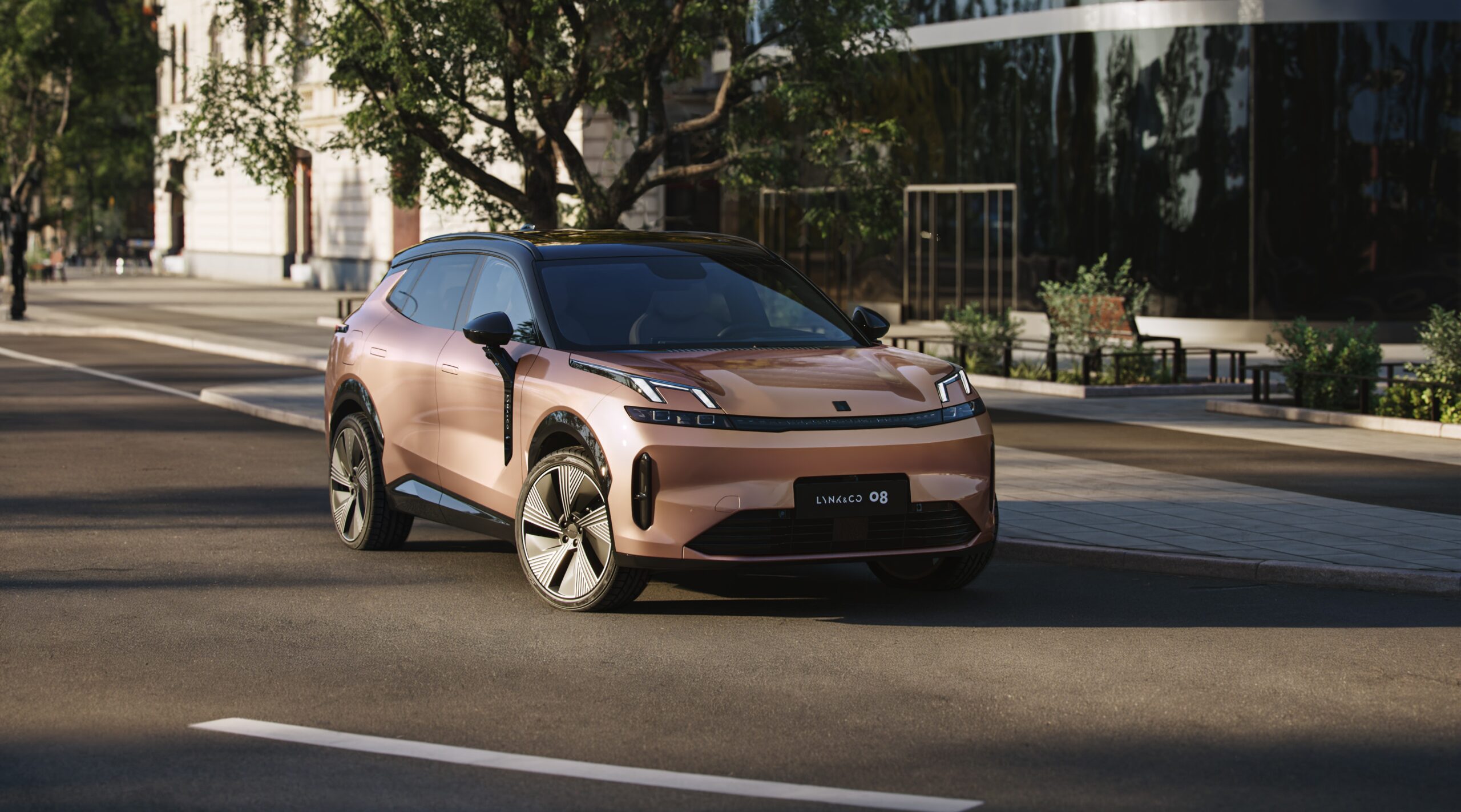 De Lynk & Co 08 plug-in hybride biedt een enorm rijbereik. - Foto's: Lynk & Co