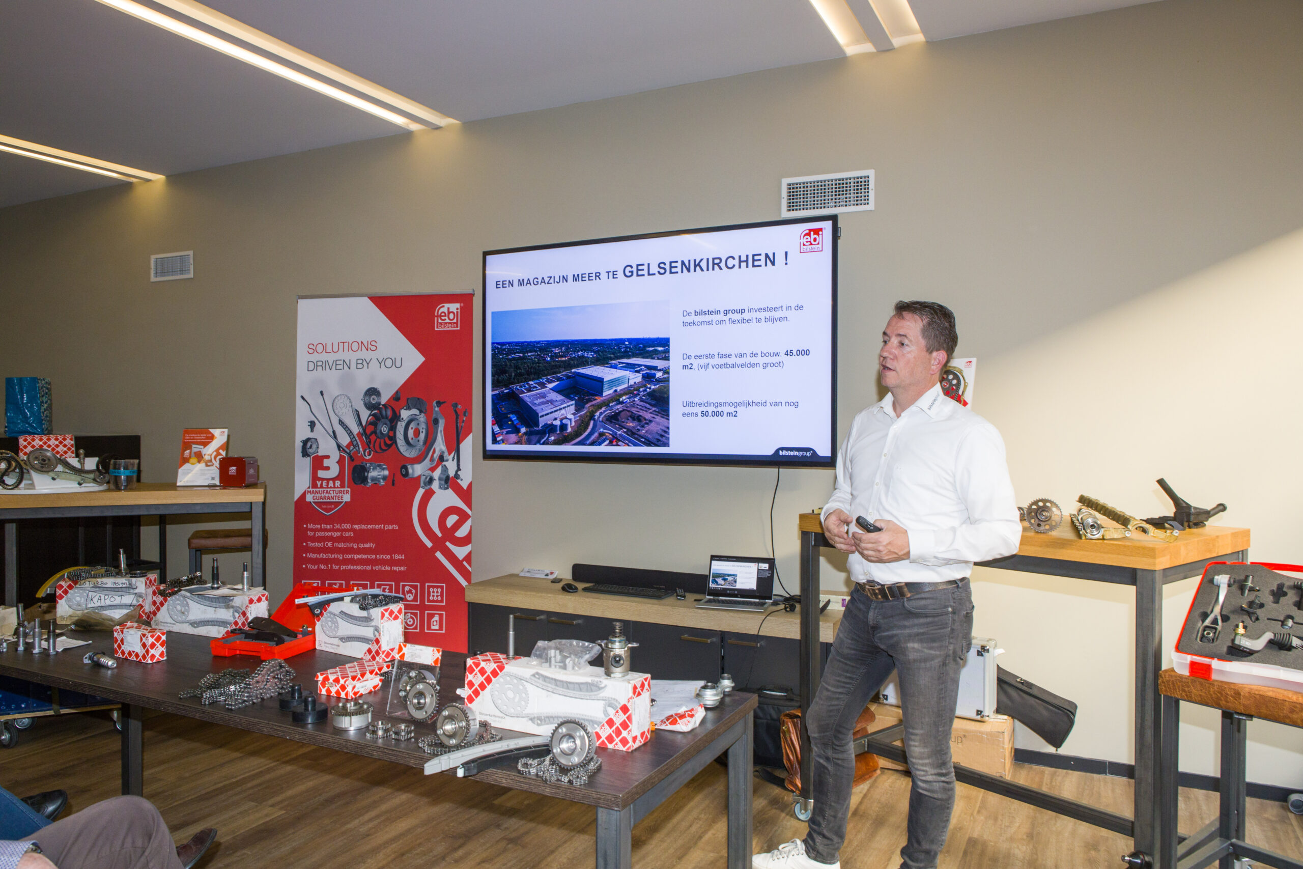 Reinier Feith van febi bilstein: "Je moet bij het vervangen van de distributieketting altijd de tandwielen mee vervangen, ook die van de balansassen". - Foto: Peter Aansorgh