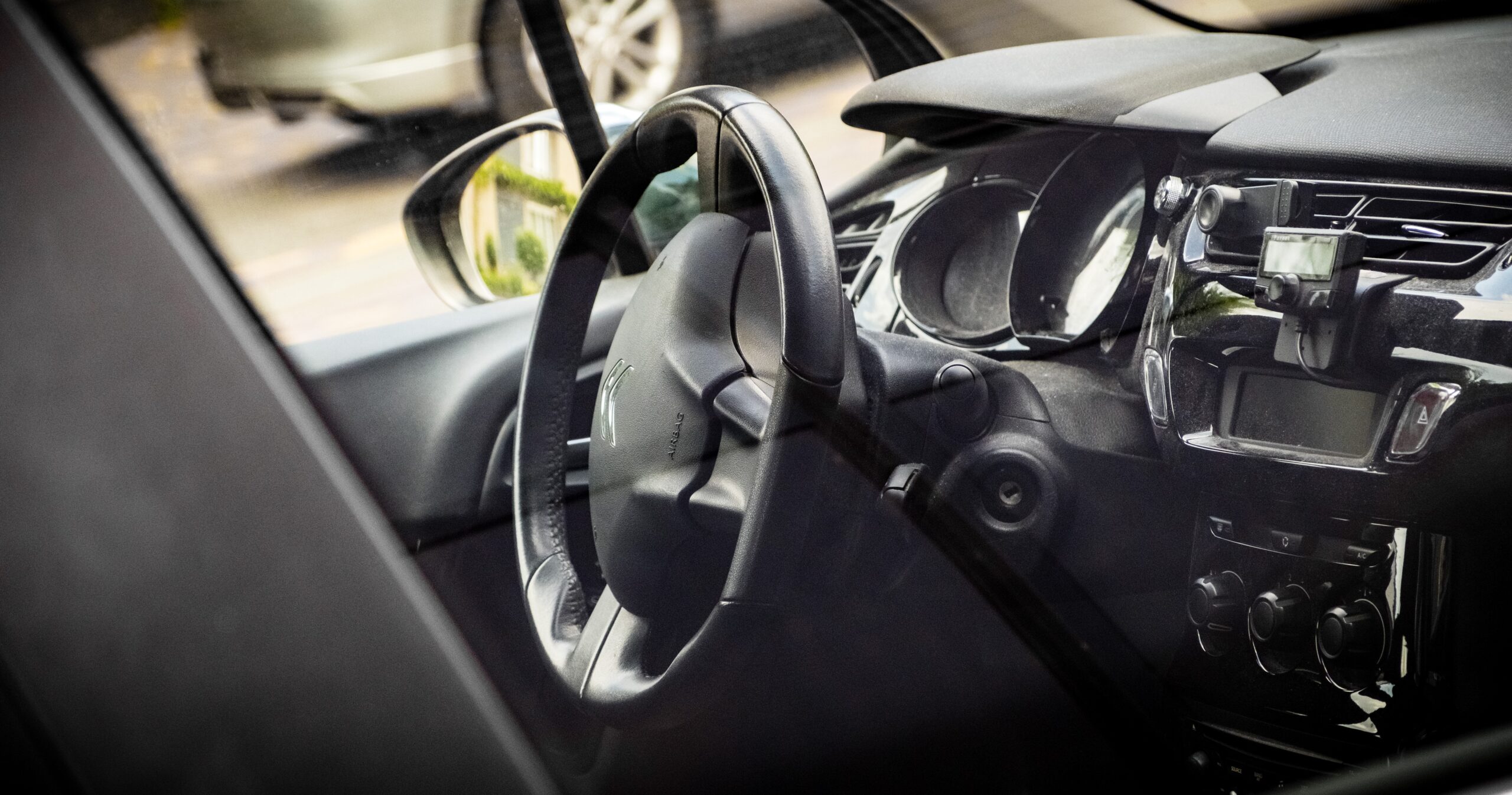 Citroën C3 uit 2014. De autofabrikant roept eigenaren op de auto te laten staan vanwege het mogelijk spontaan afgaan van de airbag. In Nederland rijden er zo’n 33000 Citroëns van dit type rond. - Foto: ANP / Hollandse Hoogte / Rob Engelaar