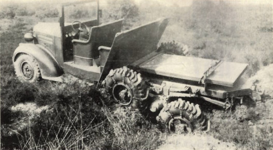 Met de Trado maakte Hub van Doorne een volwaardige terreinwagen van een gewone truck. Lees het complete AMT-artikel uit 1965 op www.amt.nl.