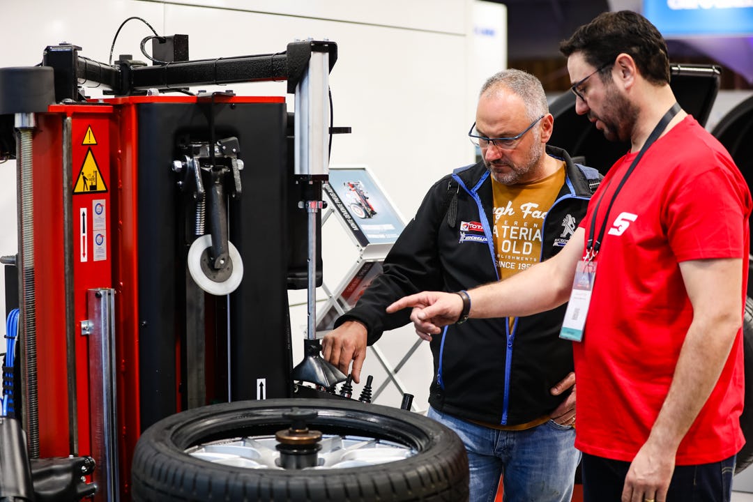 De beurs is een bron van informatie én inspiratie voor automotive professionals.