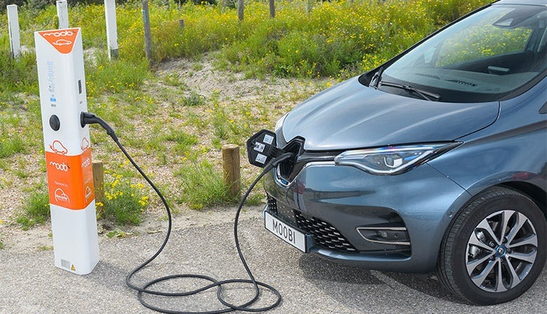 Moobi is een totaalpakket voor autobedrijven die willen investeren in de toekomst van elektrisch rijden en voor elektrische rijders die op zoek zijn naar betrouwbare service en laadoplossingen.  Foto: Moobi