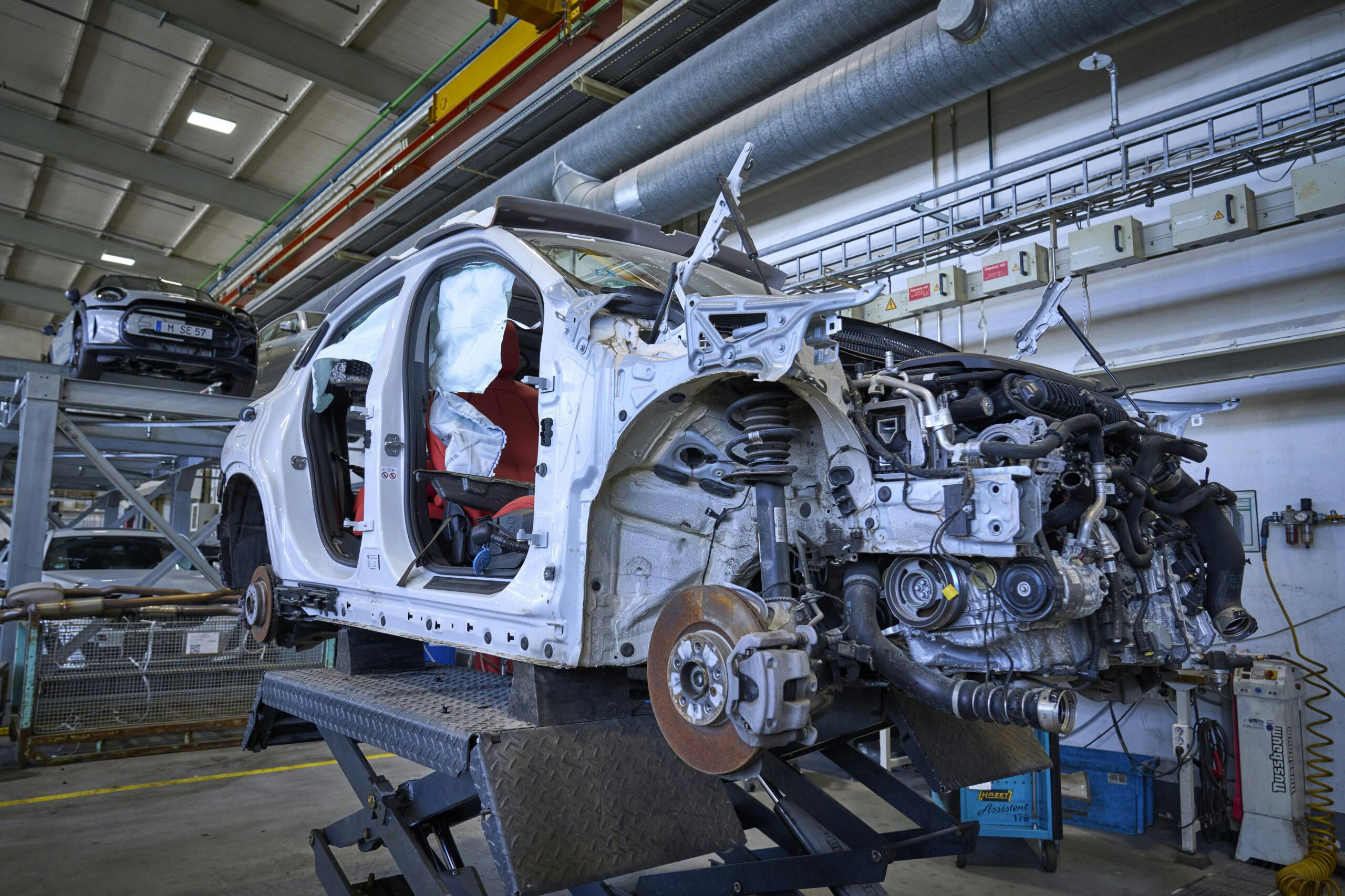 Bijna alles uit een sloopauto zou ofwel direct hergebruikt, ofwel opnieuw als grondstof gebruikt moeten worden, zo wil de EU gaan afdwingen.