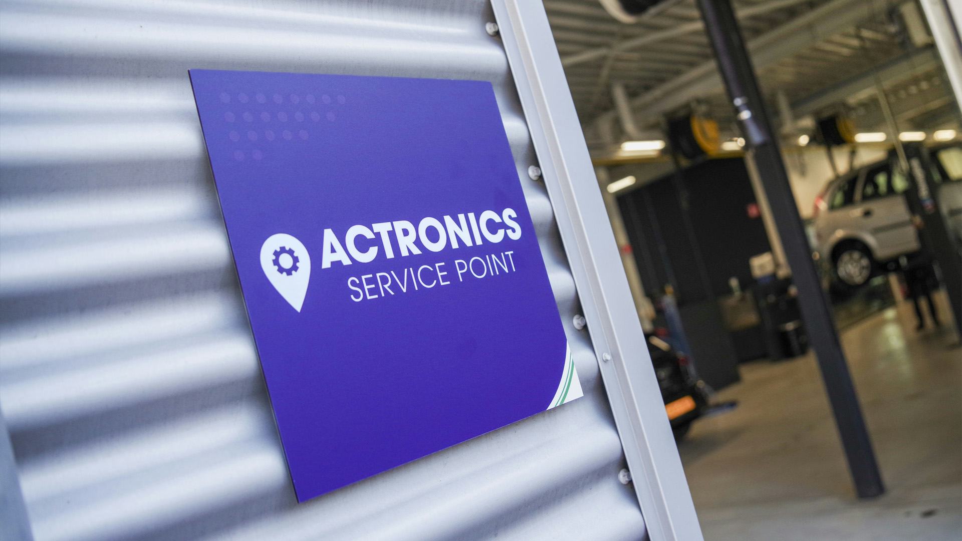 Het ACTRONICS Service Point-programma, dat in 2020 werd gelanceerd, is inmiddels uitgegroeid tot een netwerk van ongeveer 5000 aangesloten autobedrijven in Nederland en Vlaanderen.  - Foto: ACTRONICS