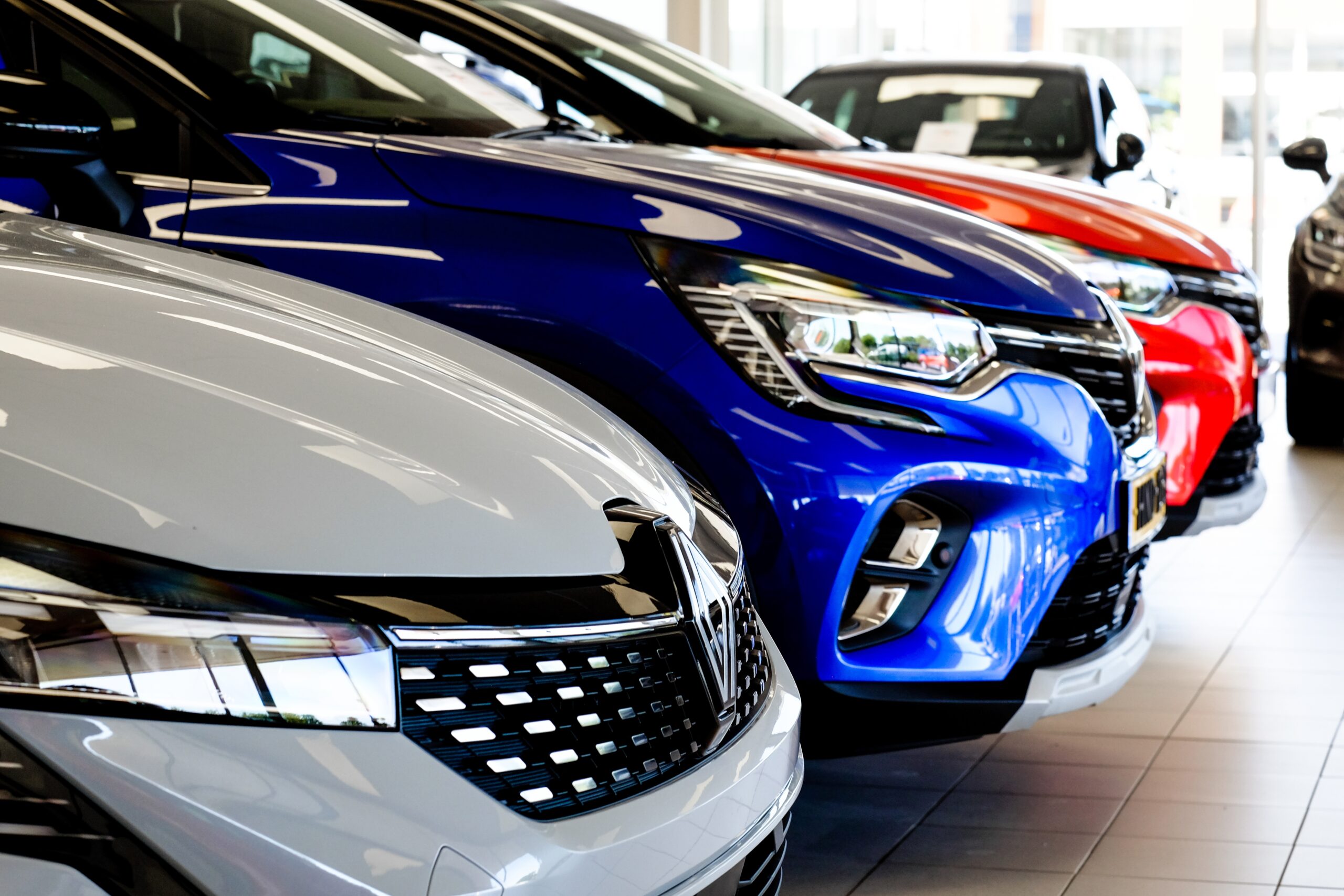 “Steeds meer consumenten kiezen voor zekerheid: ruim 65% van de occasions wordt inmiddels gekocht bij een autobedrijf. Vooral jonggebruikte modellen en EV’s zijn in trek.” Foto: ANP 