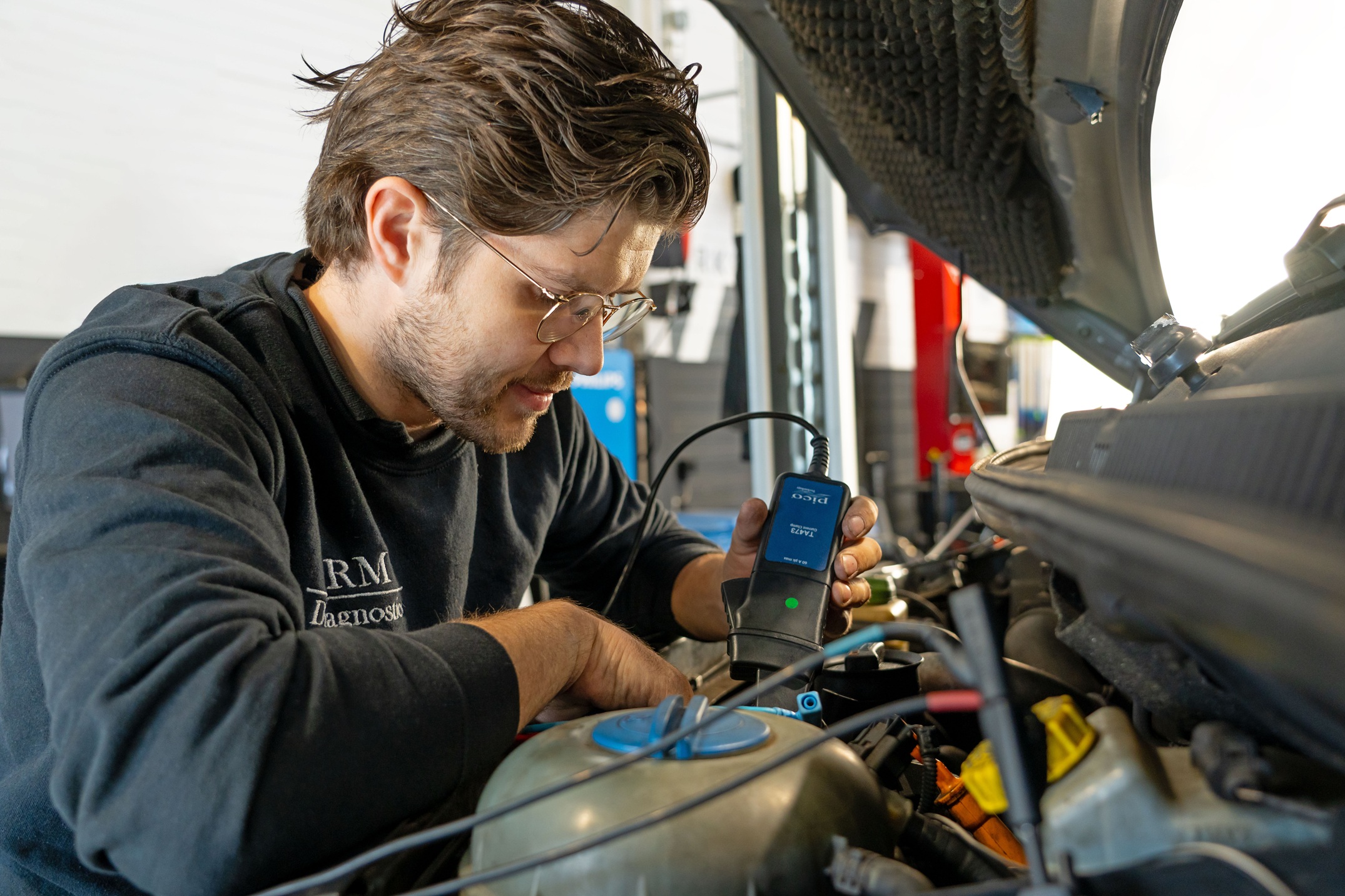 Roy Miltenburg van RM Diagnostics heeft altijd zijn Picoscope bij zich. 
