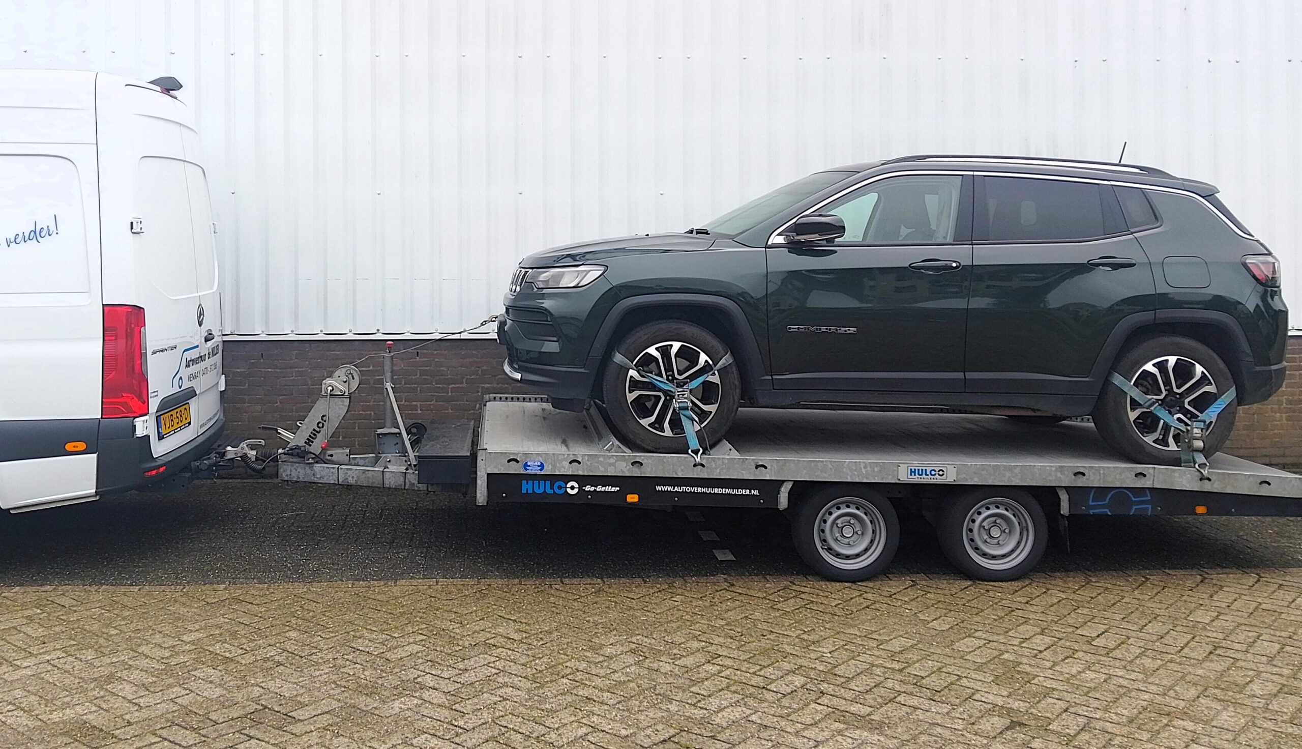 De Jeep Compass op transport naar de CLEVER DiagnostiX werkplaats voor diagnoseonderzoek.