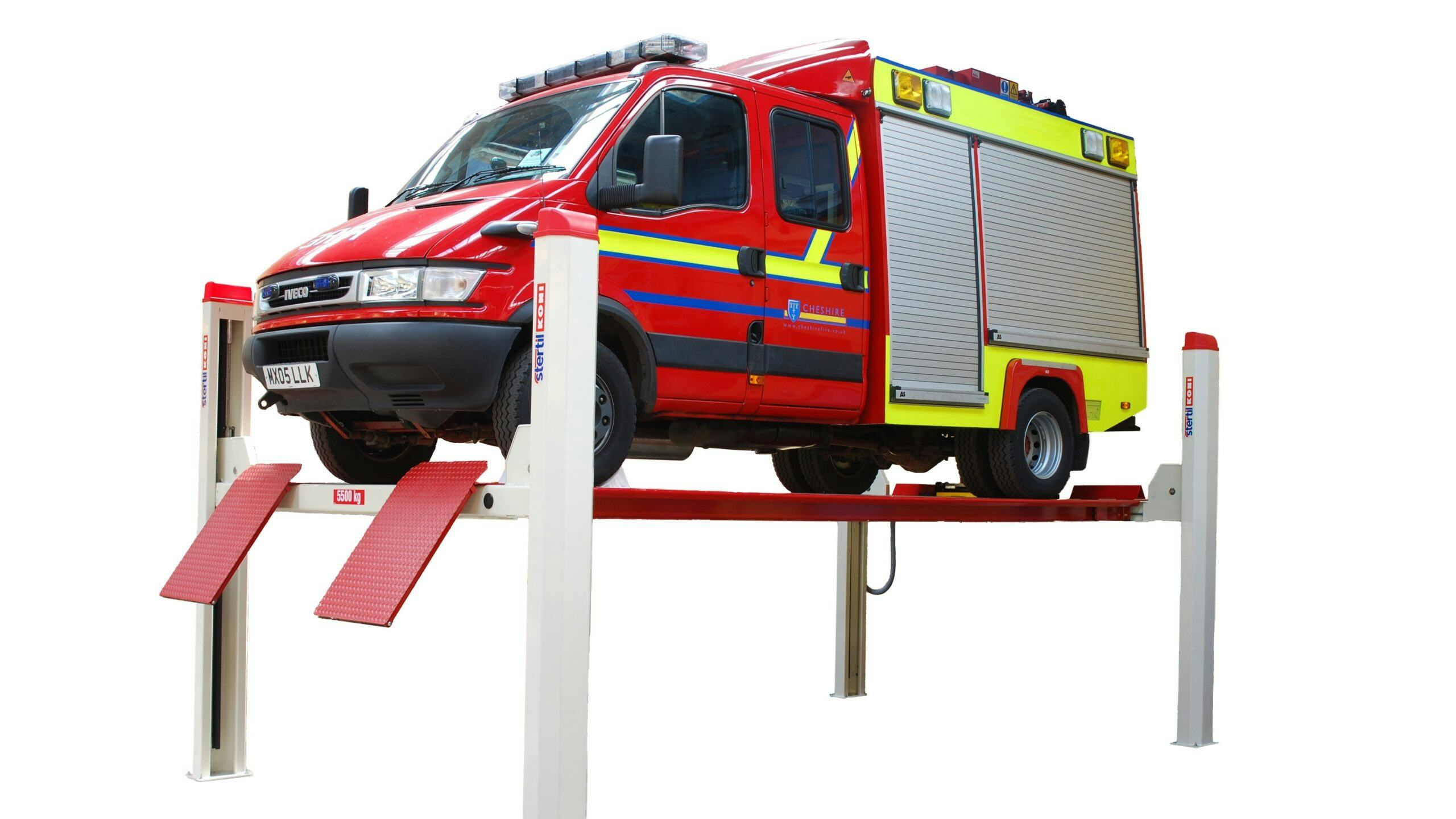 De vierkolommers van Stertil Koni 4055 hebben een hefvermogen van 5.500 of 7.000 kg. Stokvis Equipment combineert deze hefbrug ook met Beissbarth Q.LIGN en Q.DAS uitlijnapparatuur.