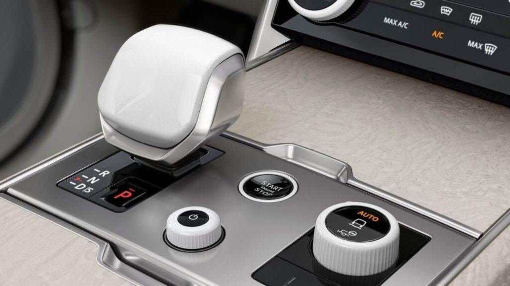 Bij Land Rover kan de transmissie onverwacht in ‘P’ schieten. - Foto: Land Rover