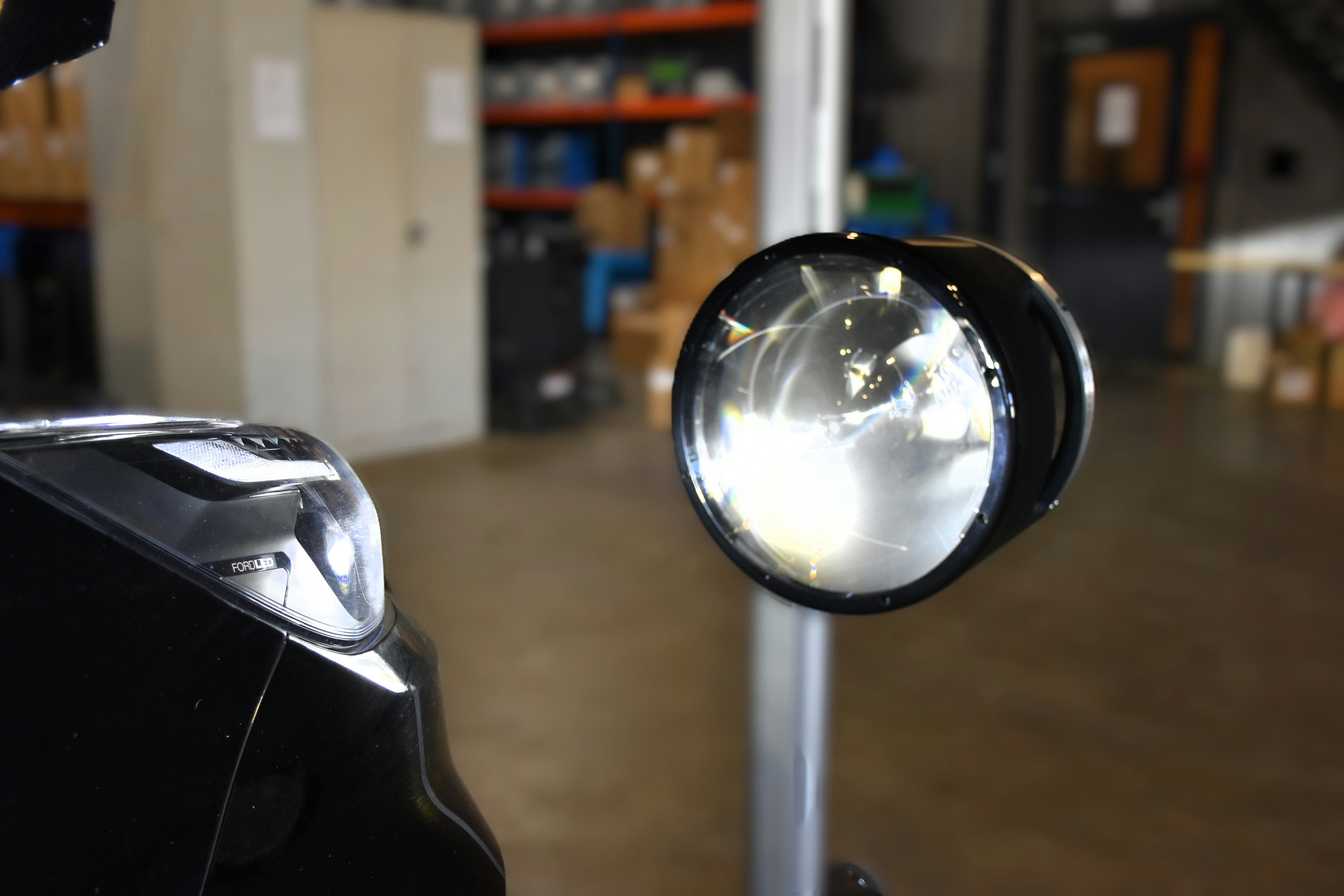 Een ding van de filmset? Mis, dit is de nieuwe CAP 2700 koplamptester. Is die zijn prijs waard?