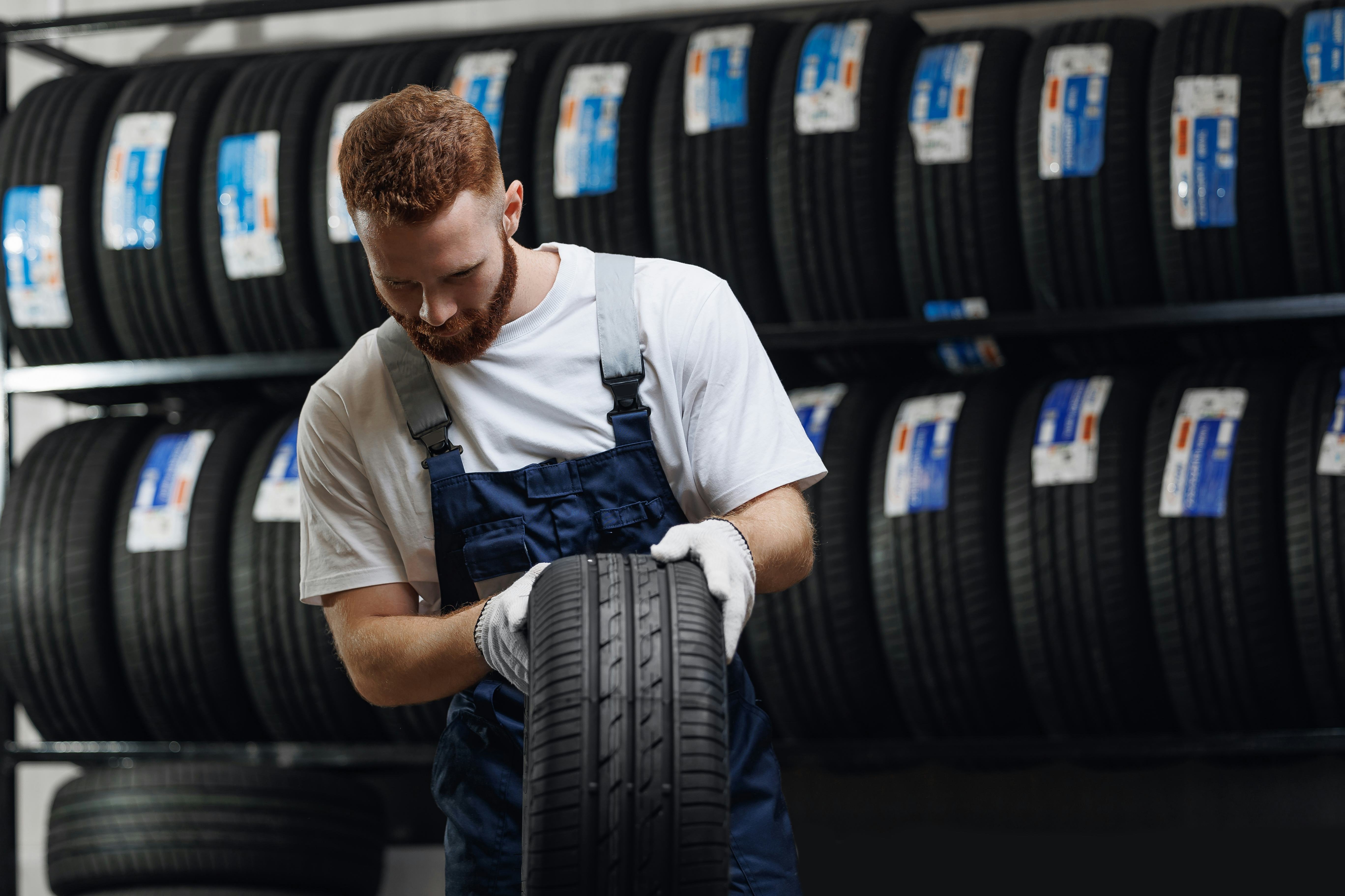ADAC testte 160 banden op slijtage. Hoe je daar als auto- of bandenbedrijf je voordeel mee doet? AMT studeerde op de resultaten en zocht het uit.
