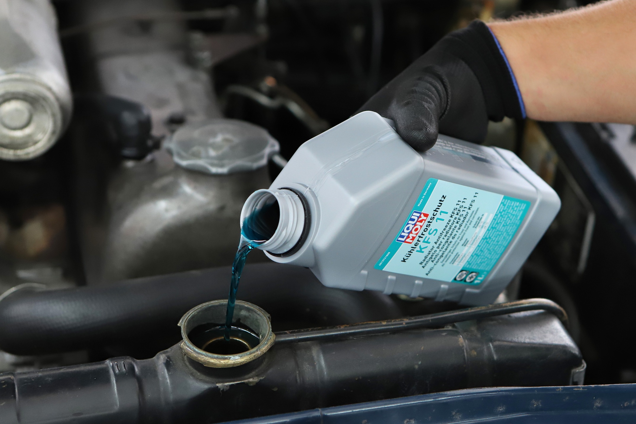 De kleur van een vloeistof kan een indicatie zijn voor de gebruikte technologie, maar zegt niets over de kwaliteit. 