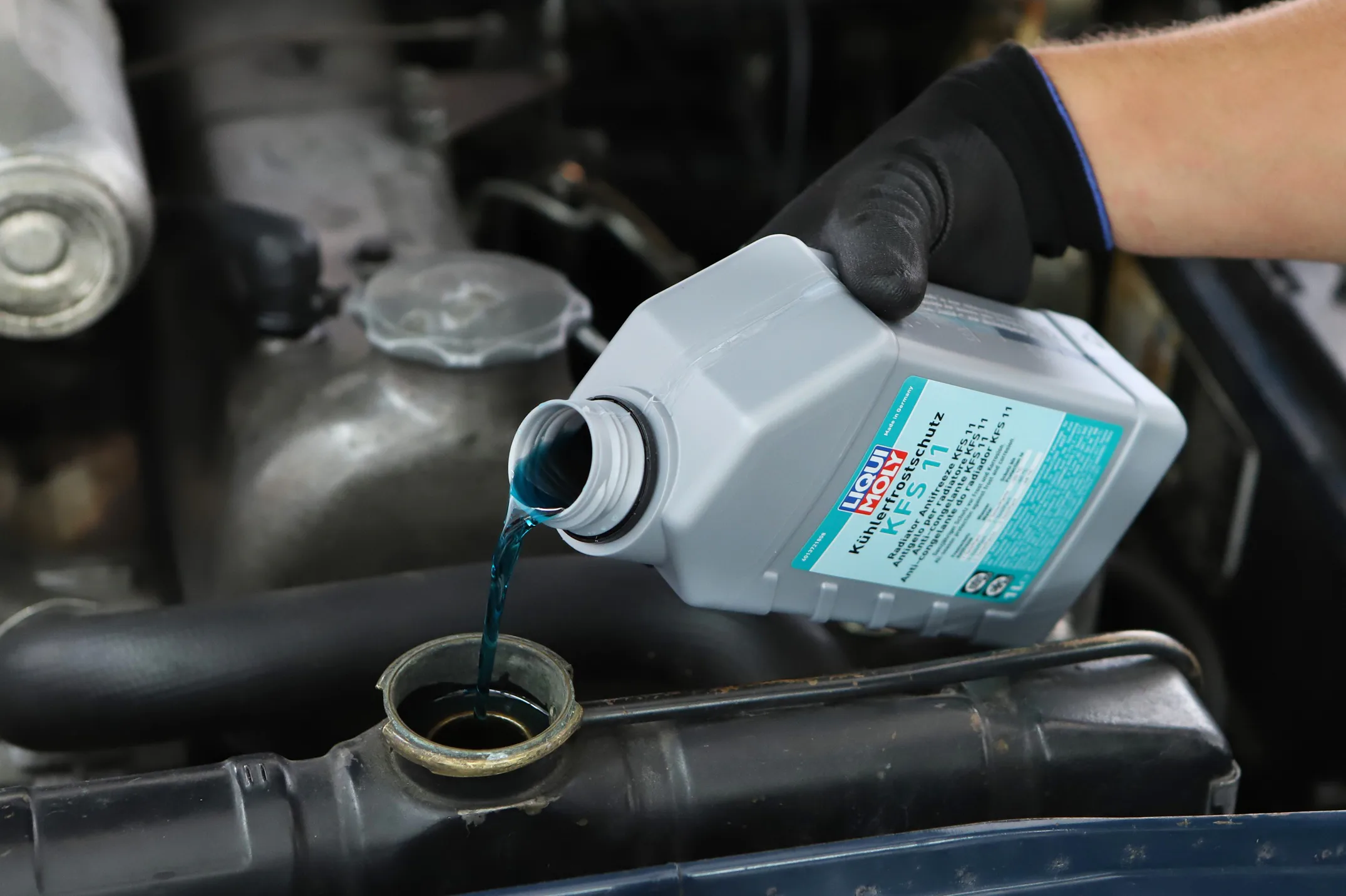 De kleur van een vloeistof kan een indicatie zijn voor de gebruikte technologie, maar zegt niets over de kwaliteit.