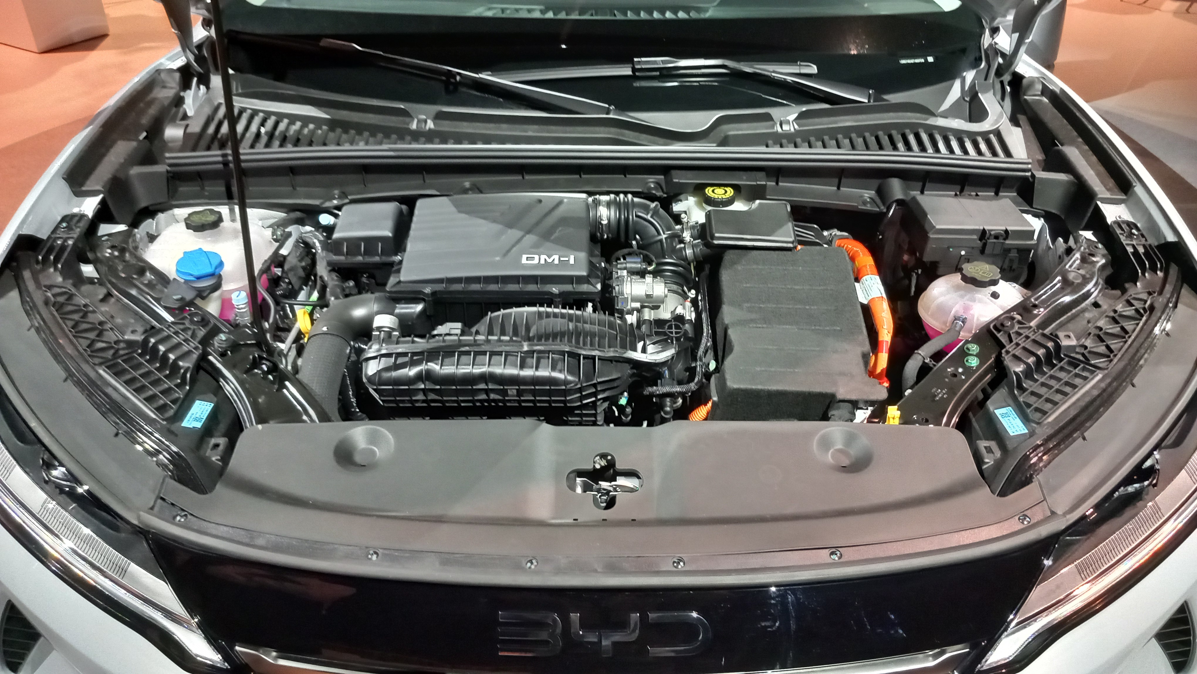 BYD kennen we toch vooral van EV's? Waarom dan een hybride? En waarom een viercilinder, en geen driepitter? AMT geeft antwoord. - Foto: Arnold van Schepen