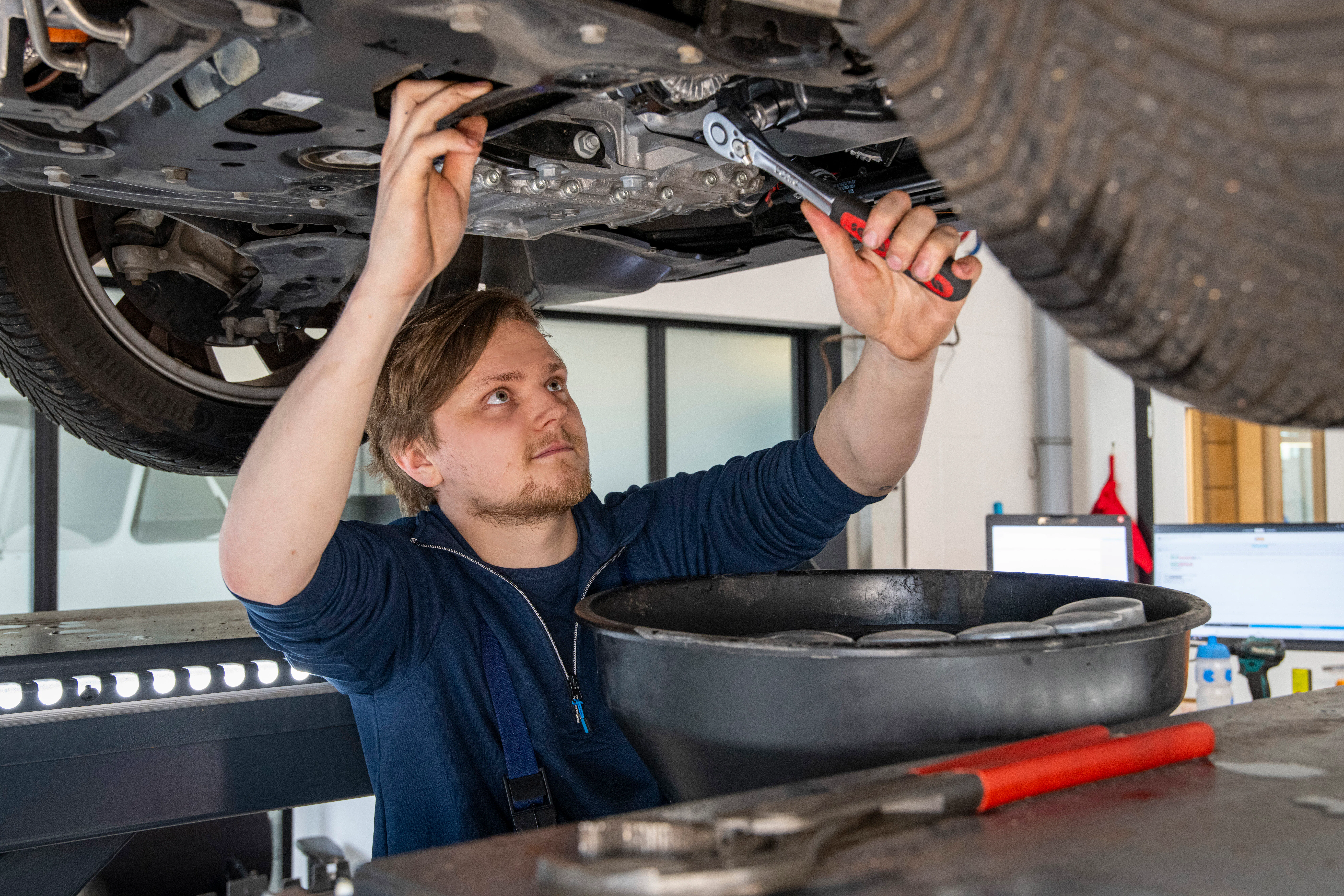 Jelmer heeft de opleiding op zijn eigen manier gevolgd - met een gezonde dosis verstand, door praktische ervaring op te doen en door goed te communiceren met zijn docent Emiel.
