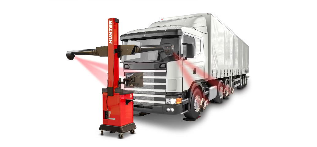 Tijdens het Fuchs Efficiency Event kun je, onder andere, live zien hoe je met de Hunter HawkEye Elite XL een truck uitlijnt. Foto: Fuchs