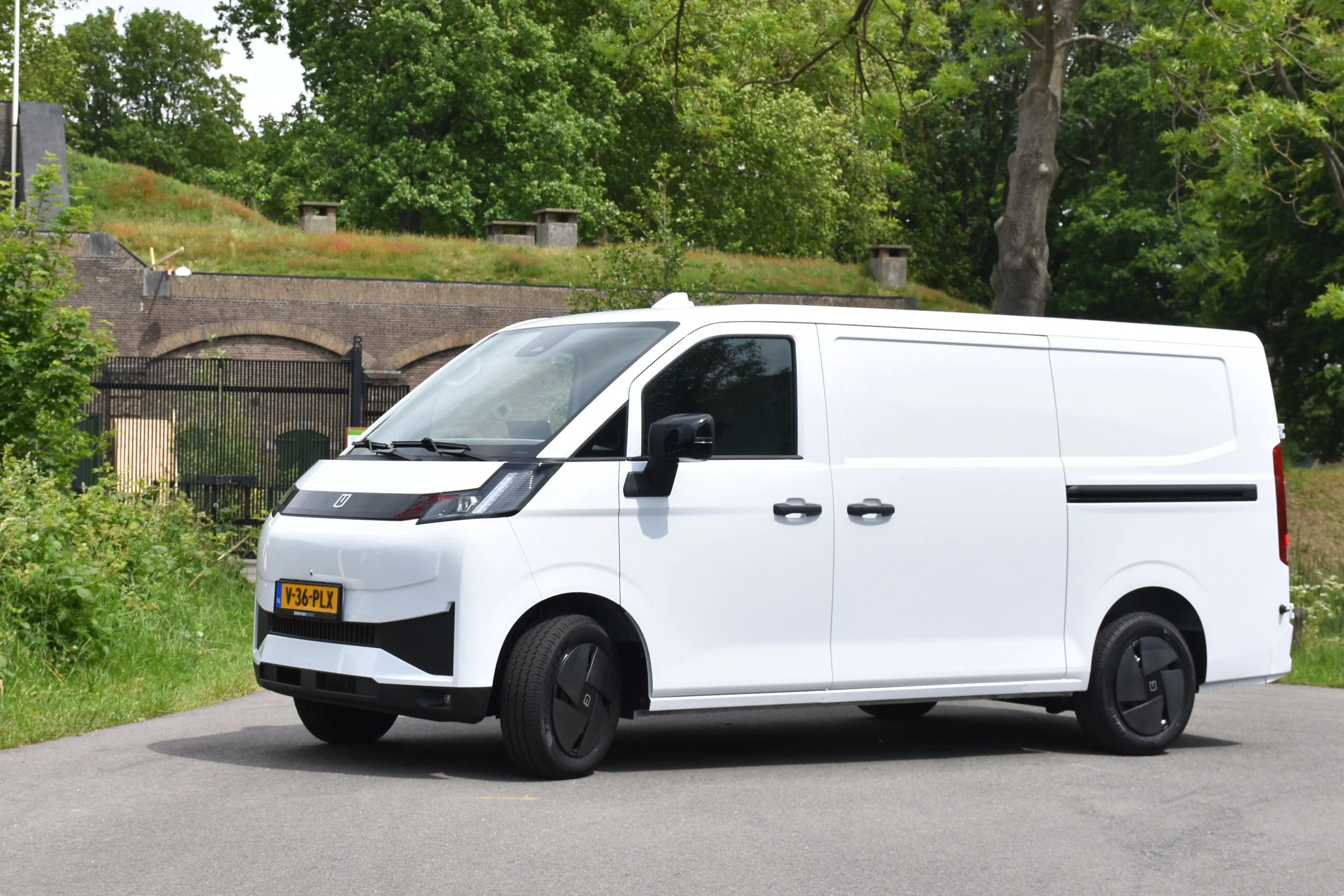 De bestelautomarkt zit in een dalletje. Maar wat zijn de kansen voor deze elektrische sub-€ 30.000 Farizon V7E? - Foto’s Farizon, ING, AMT 