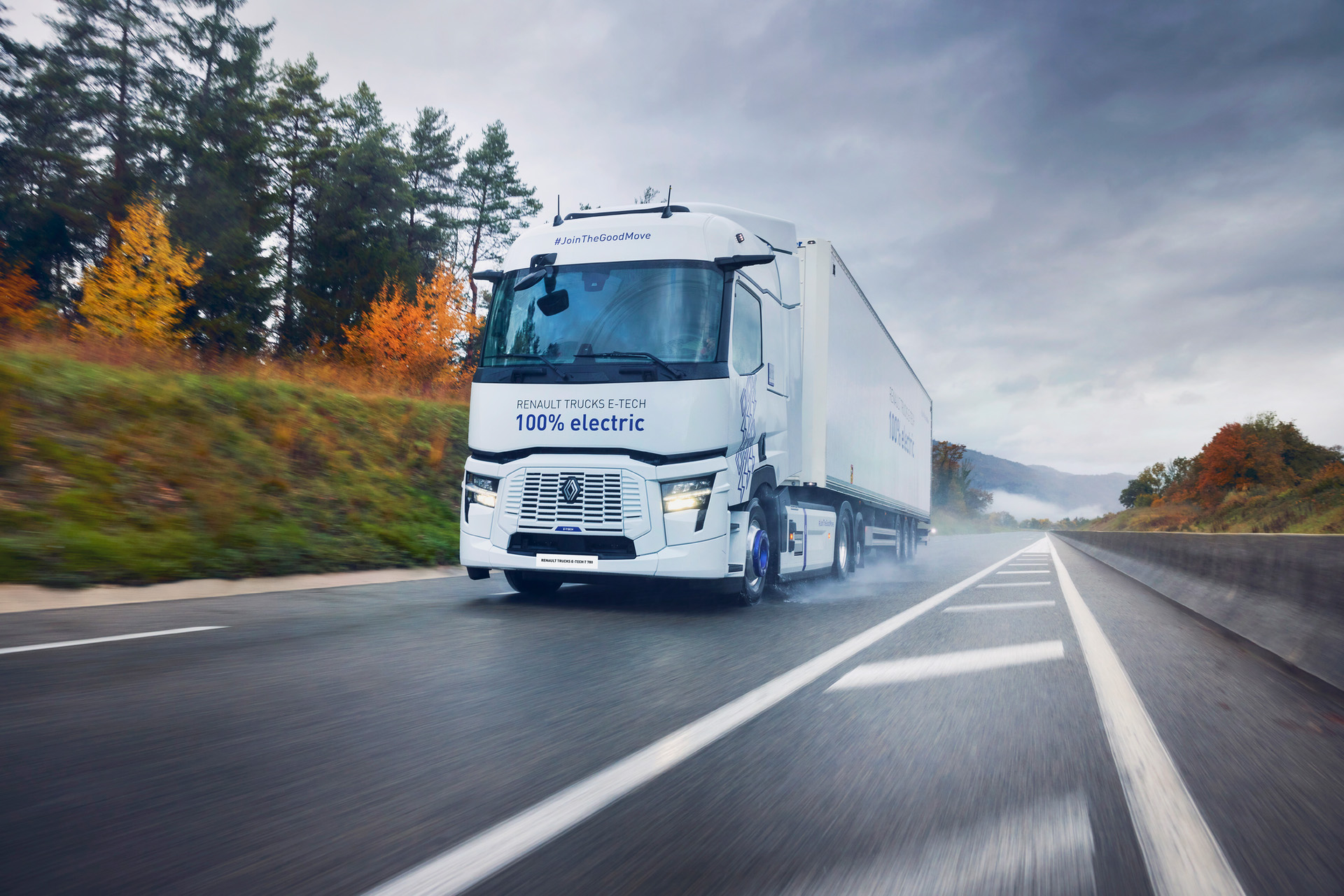 De volledig elektrische 6x2 truck met maximale actieradius tot 660 km combineert hoge prestaties met emissievrij langeafstandstransport. Het voertuig is ontworpen voor intensief gebruik en behoudt wendbaarheid en comfort. - Foto: Renault Trucks