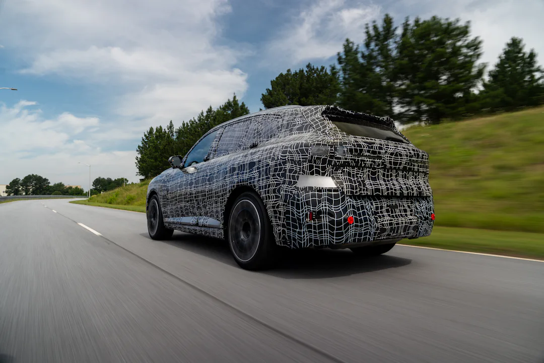 Nieuwe BMW X5 in laatste testfase: vijf aandrijflijnen, meer complexiteit