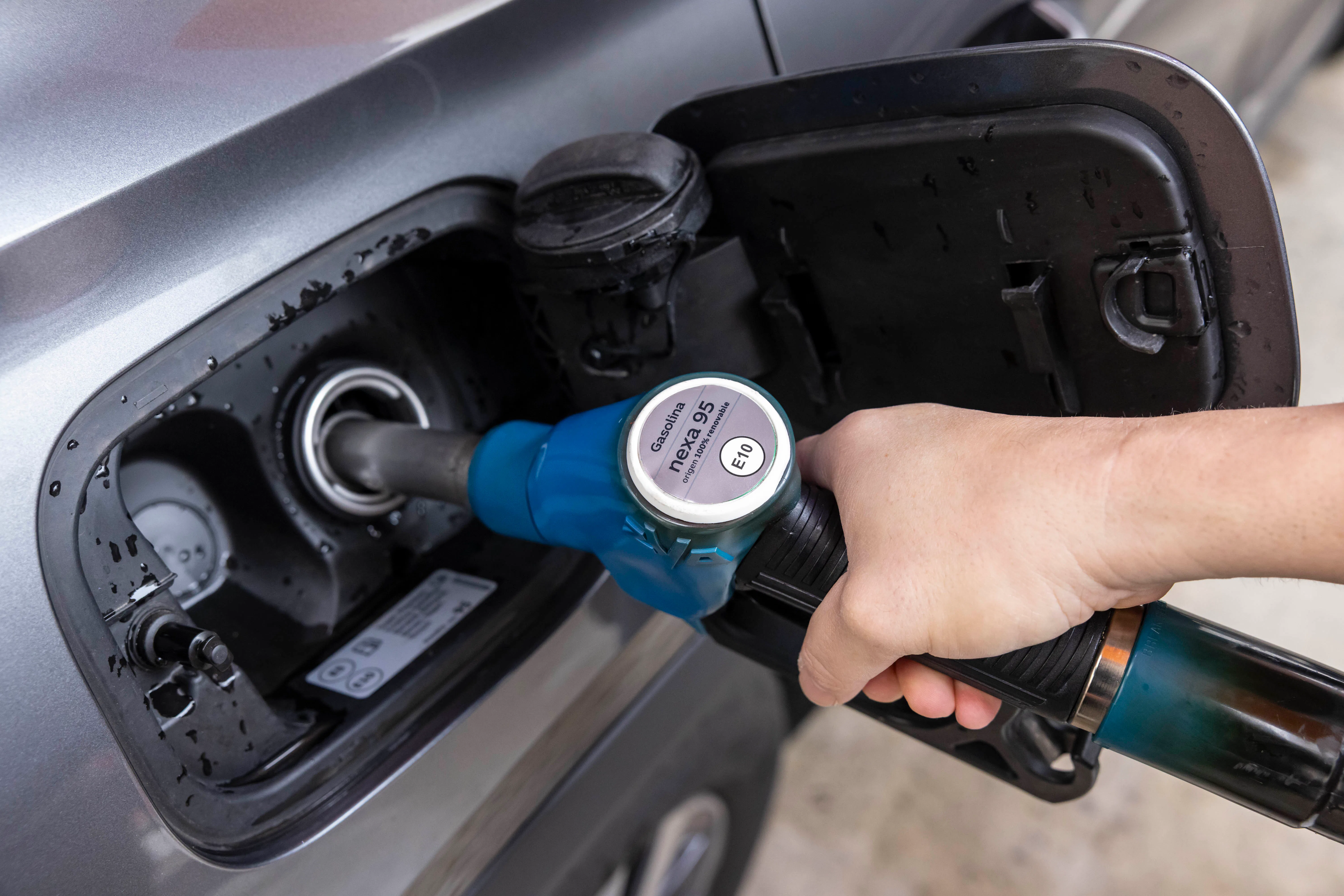 De hernieuwbare benzine Nexa 95 van Repsol wordt geproduceerd uit grondstoffen die voldoen aan de eisen van de Europese Richtlijn Hernieuwbare Energie (RED).