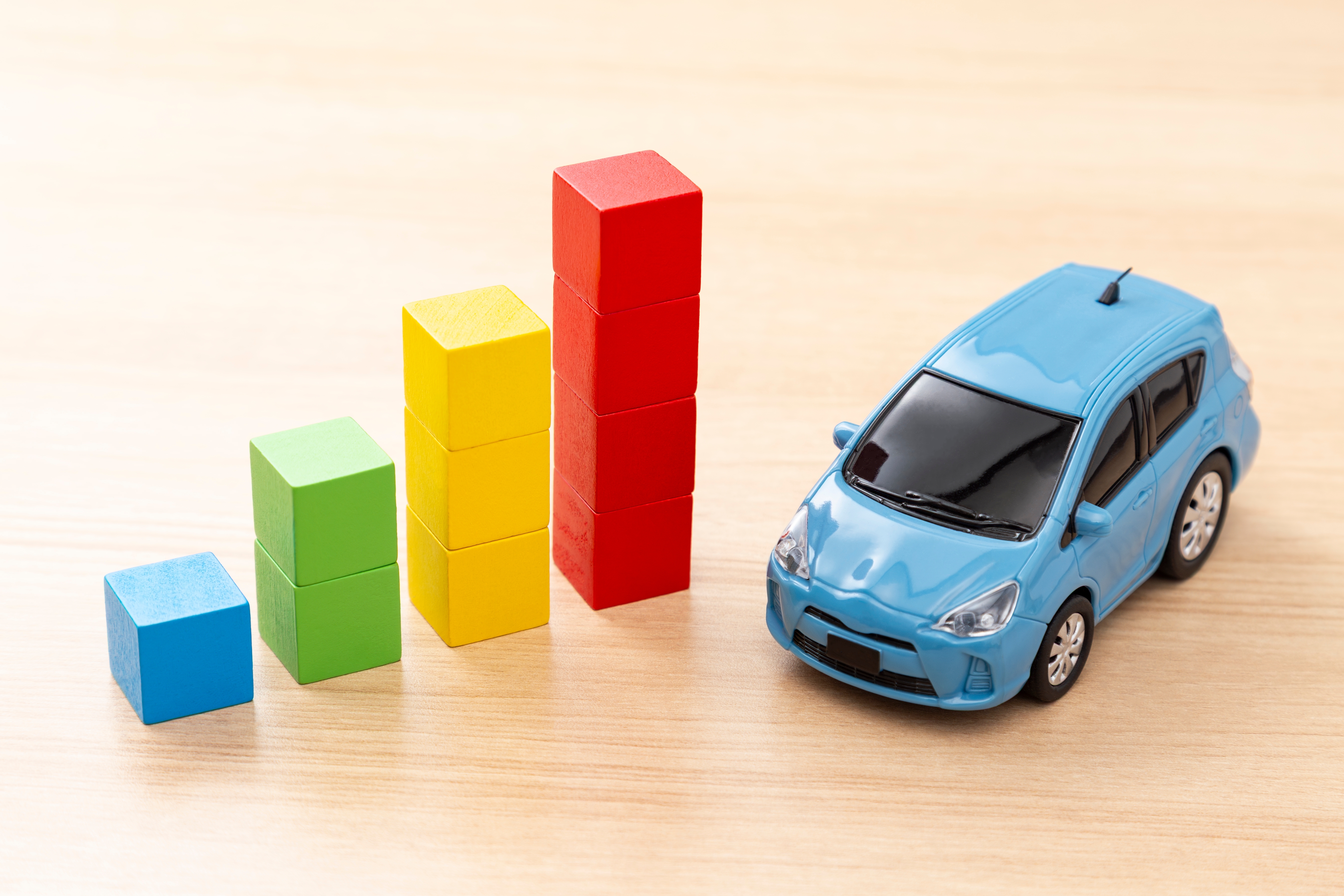 Terwijl de benzineprijs stijgt, schakelt de occasionkoper steeds vaker over op elektrisch. Foto: Shutterstock