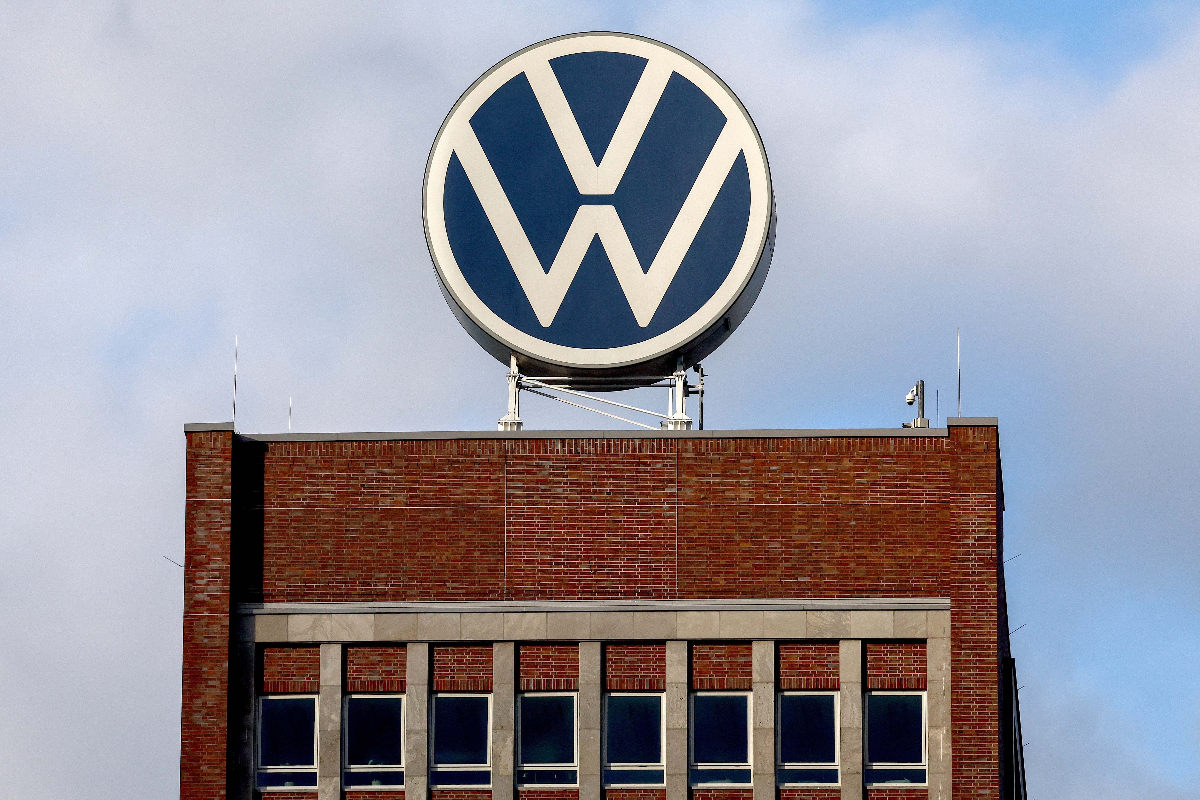 De VW-fabriek in Wolfsburg. - Foto: EPA/Filip Singer