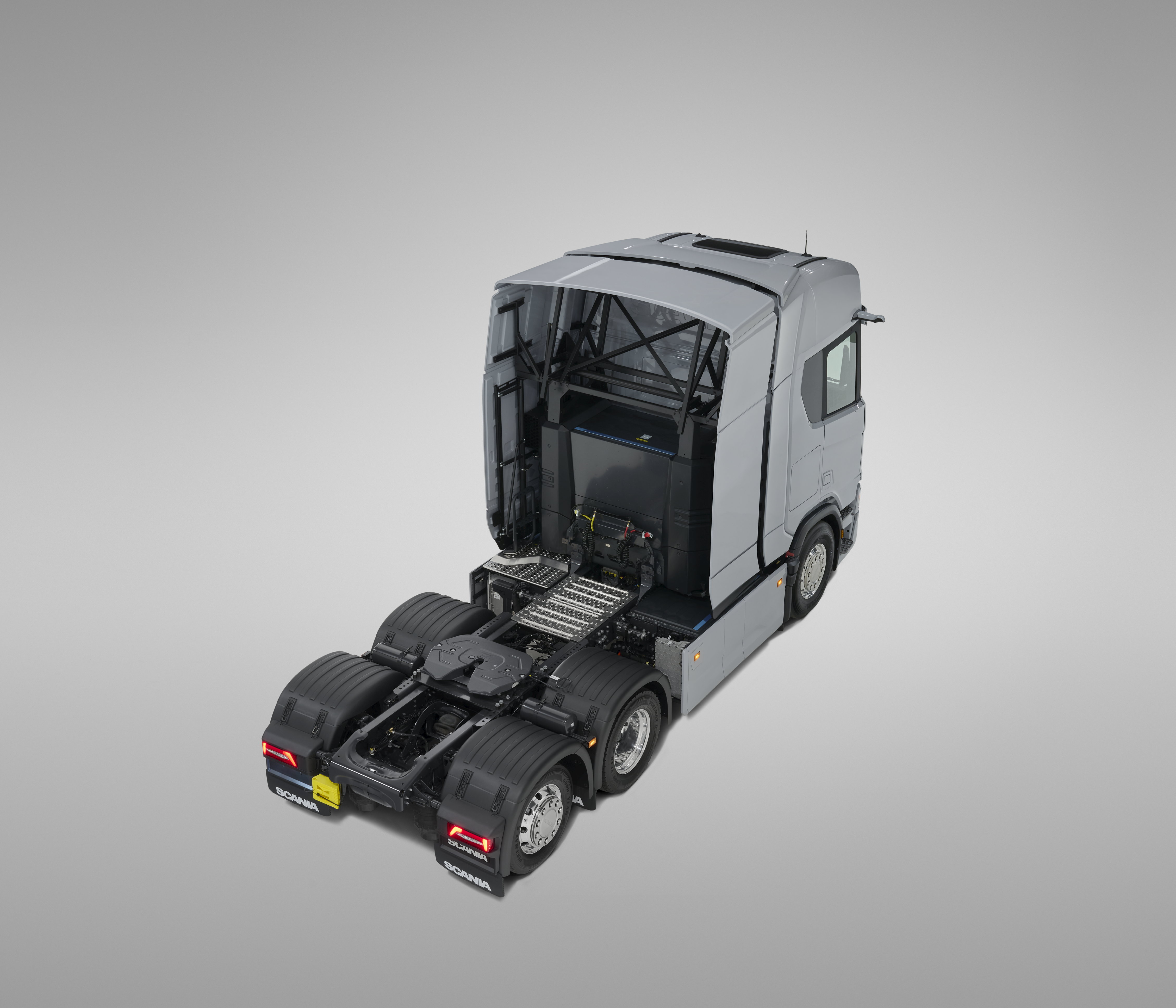 De nieuwe batterijopstelling achter de cabine moet een elektrische vrachtwagen actieradius tot 720 kilometer mogelijk maken. - Foto: Scania