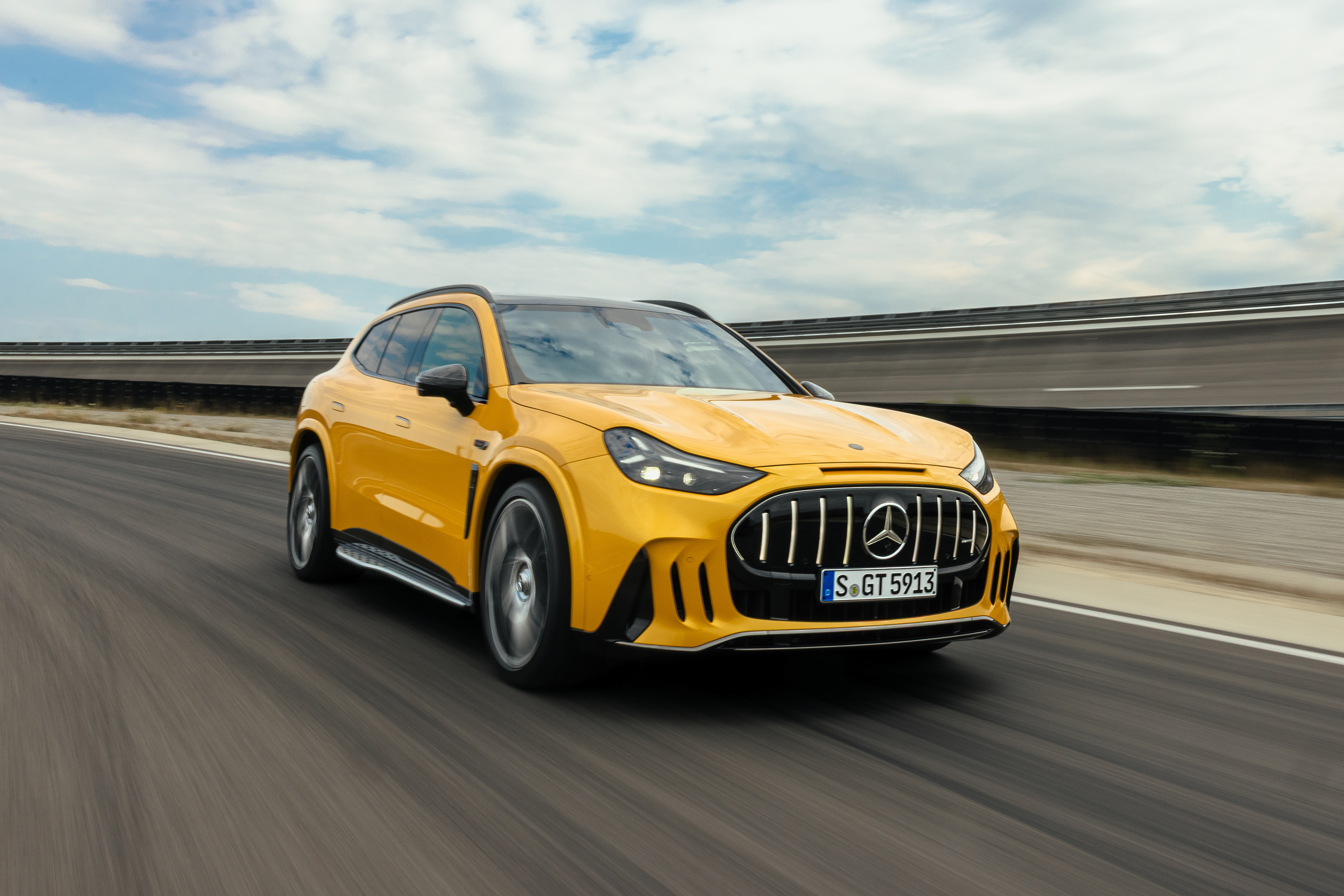 De Mercedes-AMG GT SUV is de eerste volledig door AMG ontwikkelde full-size SUV. De elektrische performance-SUV komt beschikbaar met maximaal drie axiaalfluxmotoren. - Foto: Mercxedes-AMG