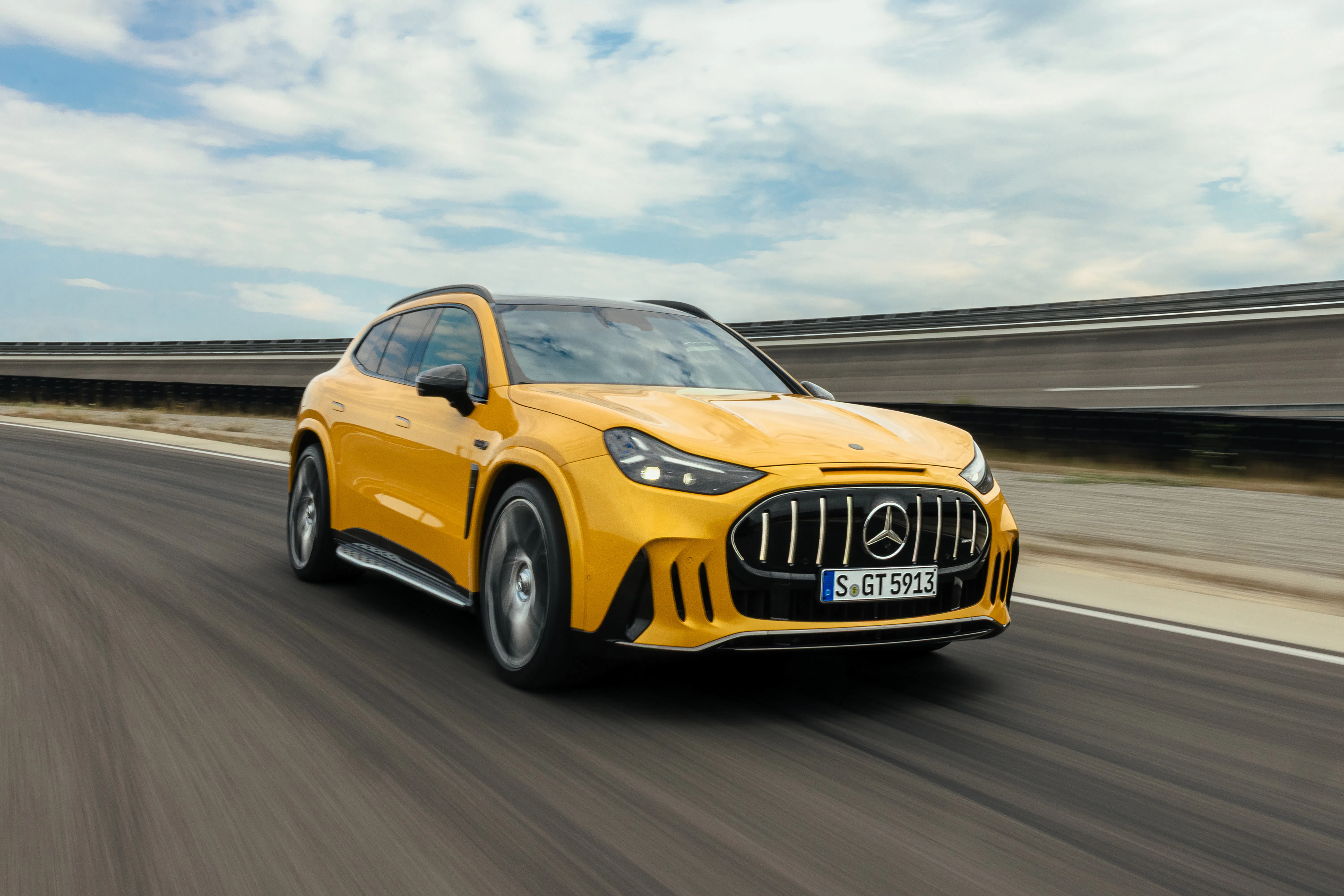 De Mercedes-AMG GT SUV is de eerste volledig door AMG ontwikkelde full-size SUV. De elektrische performance-SUV komt beschikbaar met maximaal drie axiaalfluxmotoren. - Foto: Mercxedes-AMG